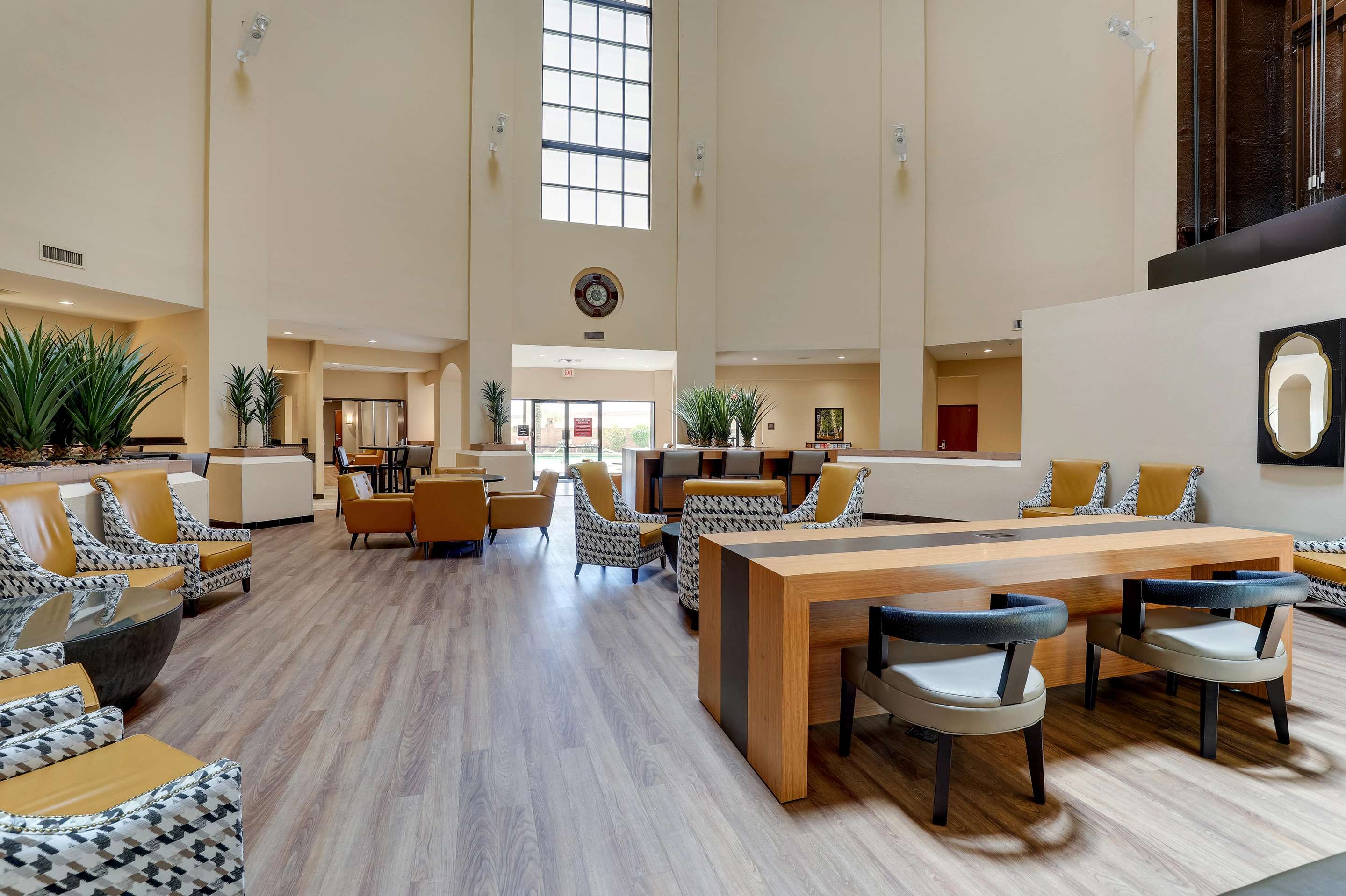 Lobby | Drury Inn & Suites Phoenix Airport