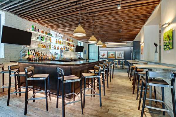 Bar - Drury Plaza Hotel Santa Fe