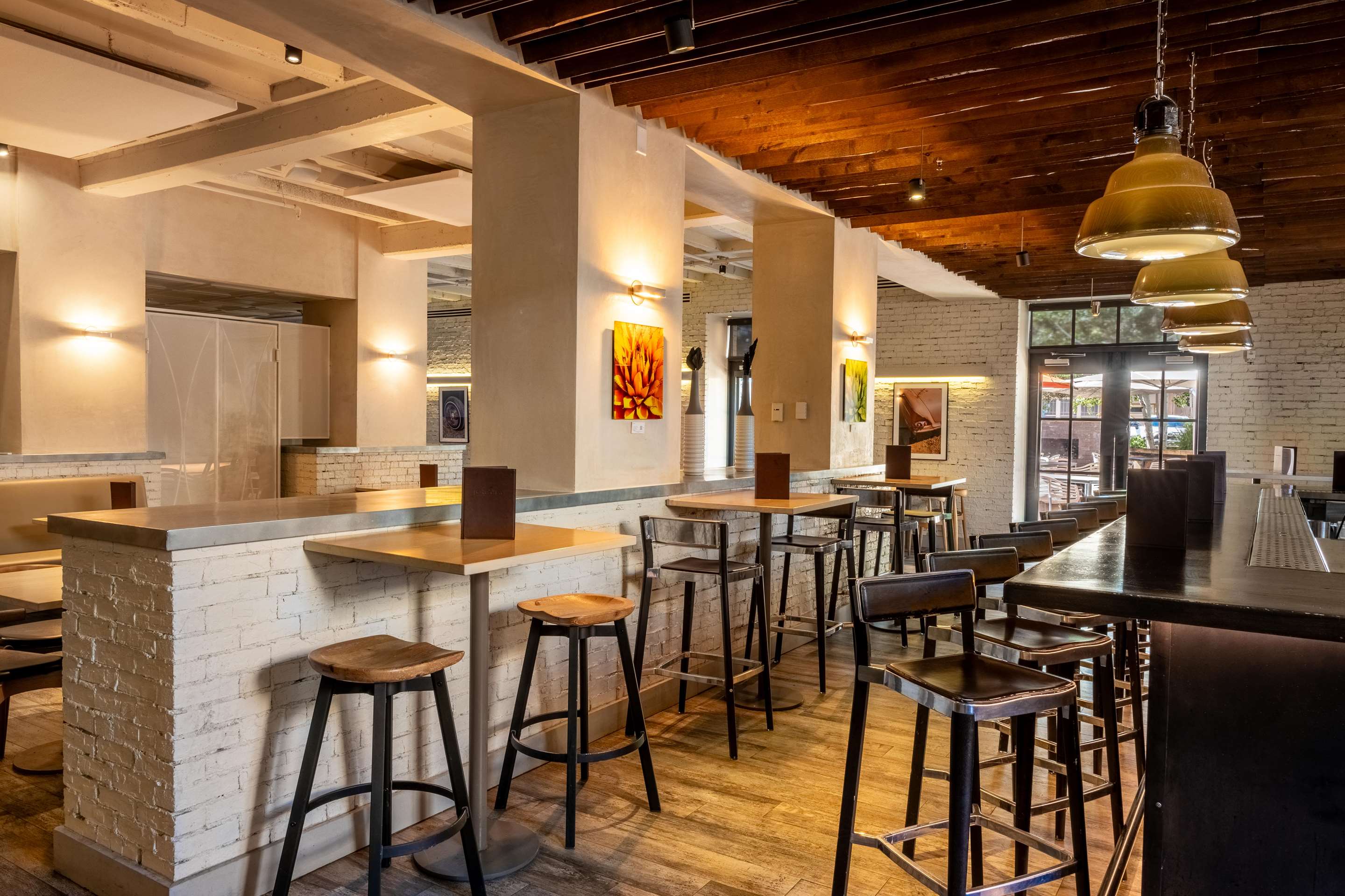 Kitchen Bar | Drury Plaza Hotel in Santa Fe