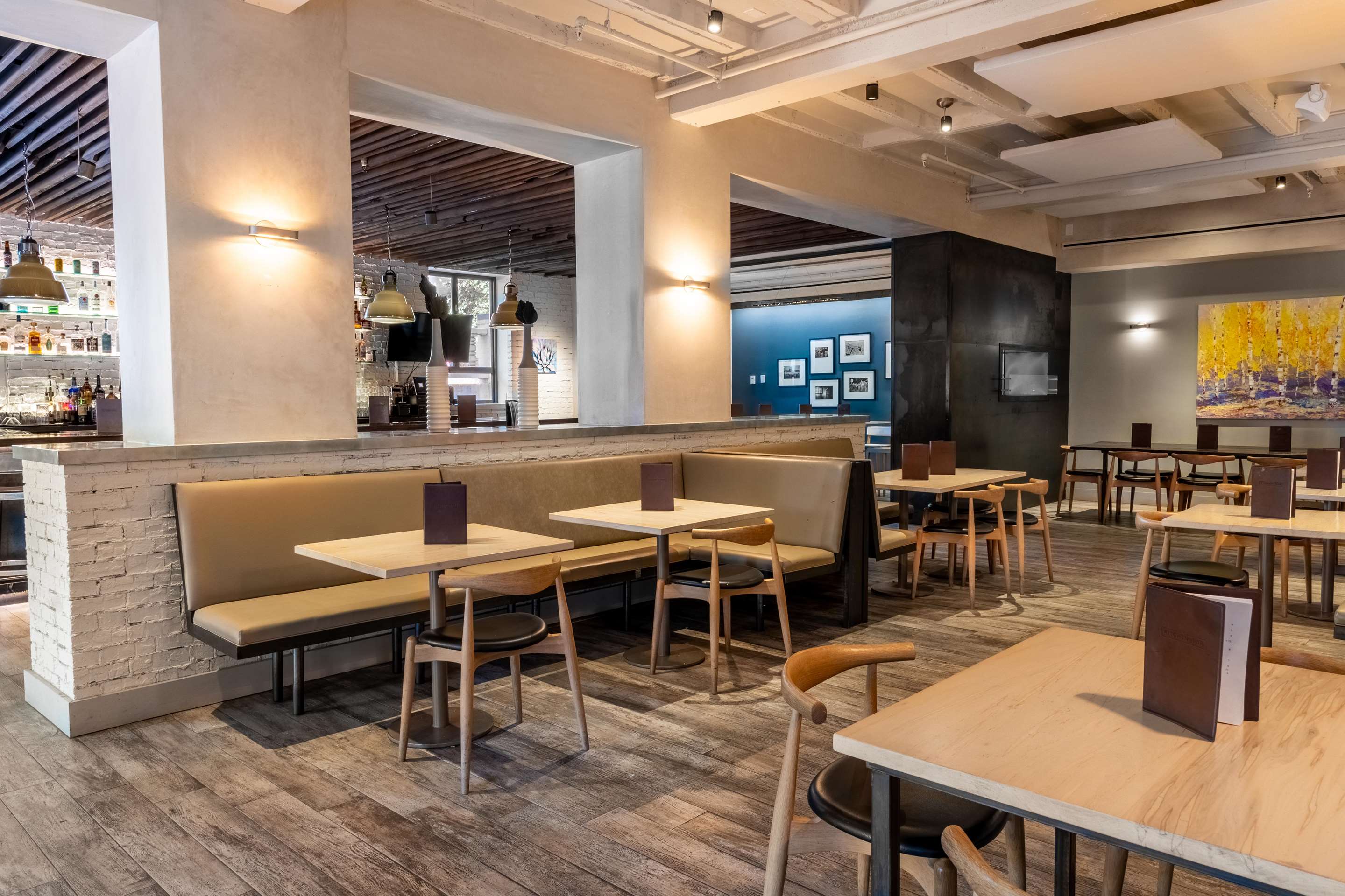 Kitchen Bar | Drury Plaza Hotel in Santa Fe