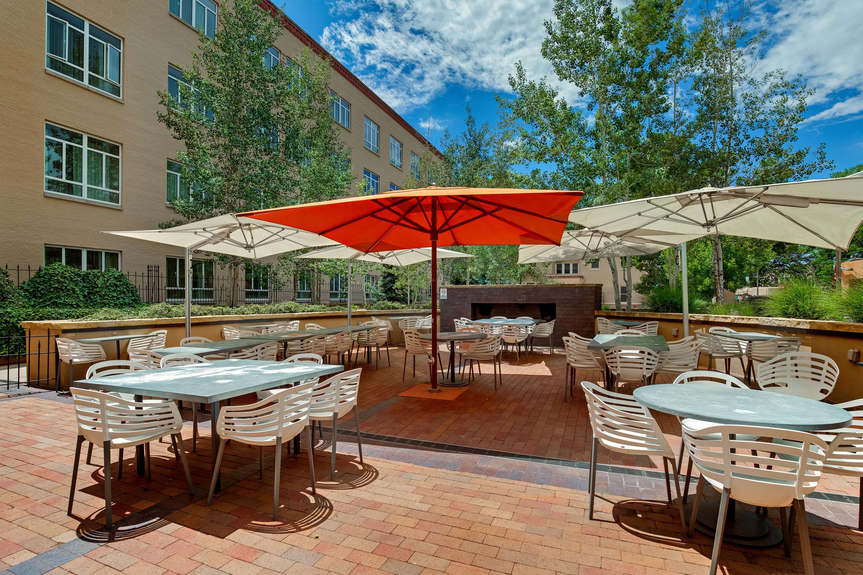 Kitchen Bar | Drury Plaza Hotel in Santa Fe