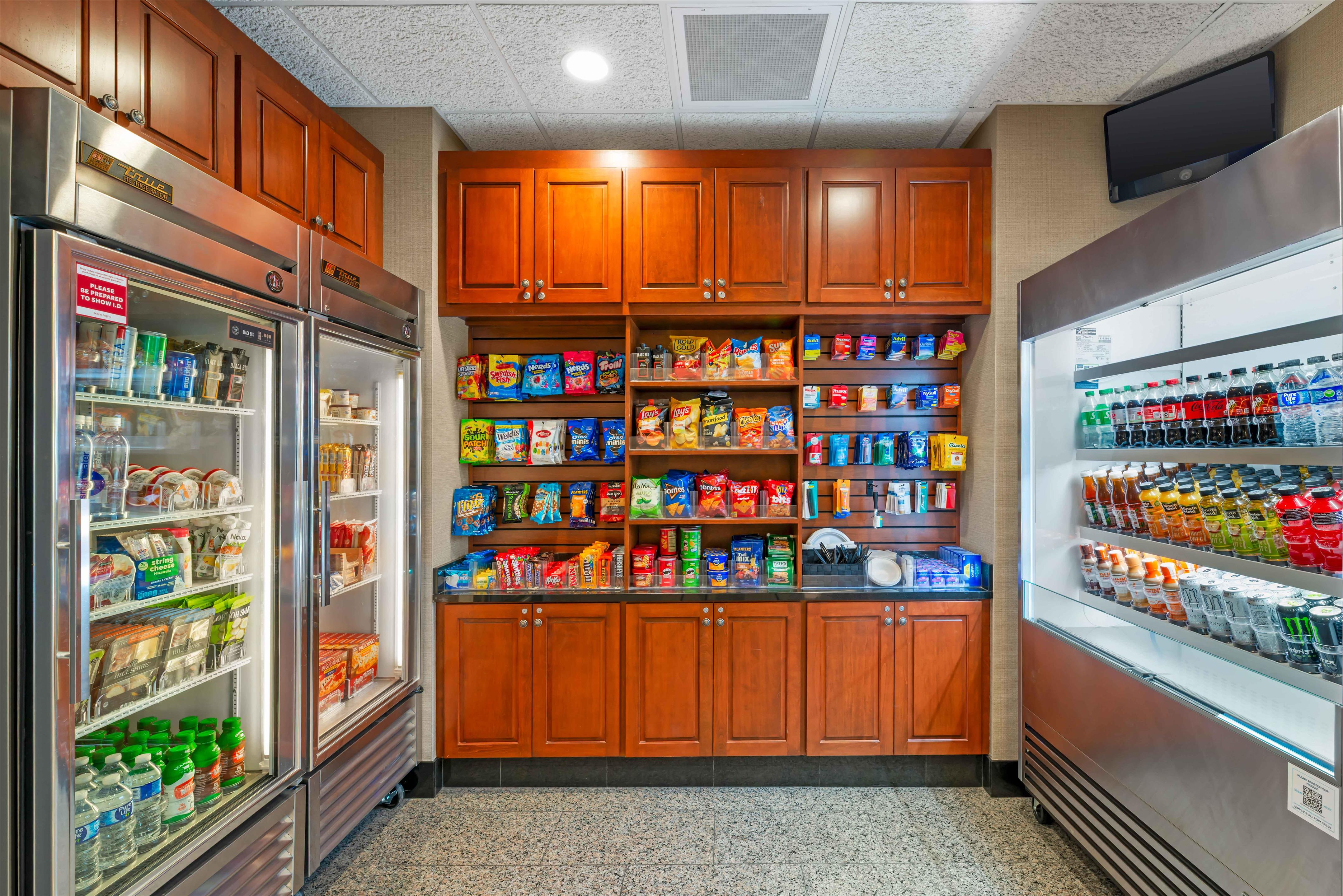 Marketplace | Drury Inn & Suites St. Louis Brentwood