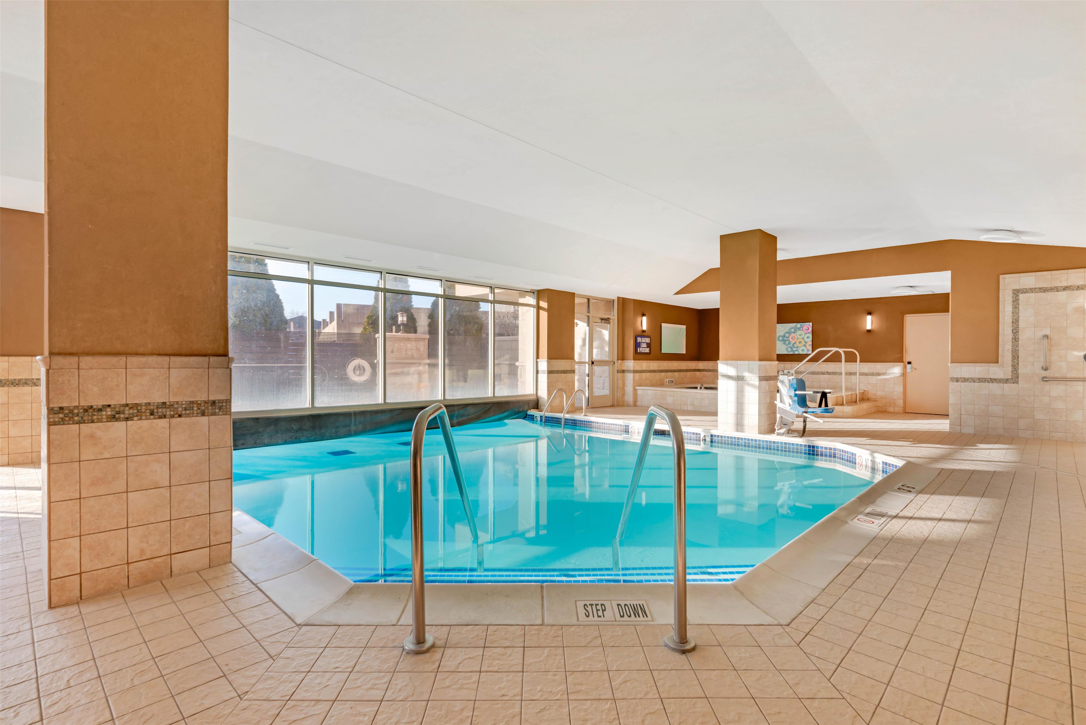 pool | Drury Inn & Suites St. Louis Brentwood