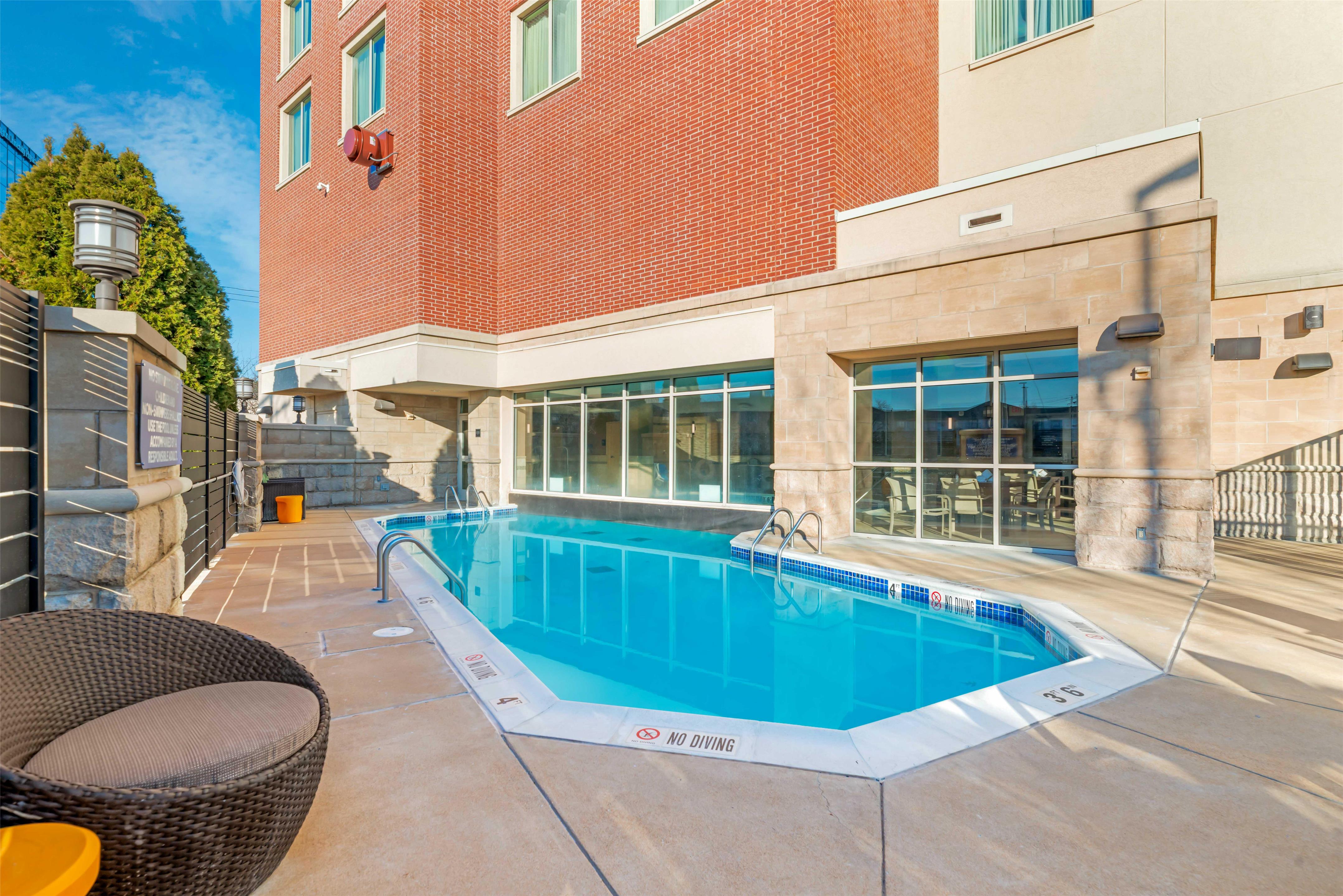 Pool | Drury Inn & Suites St. Louis Brentwood