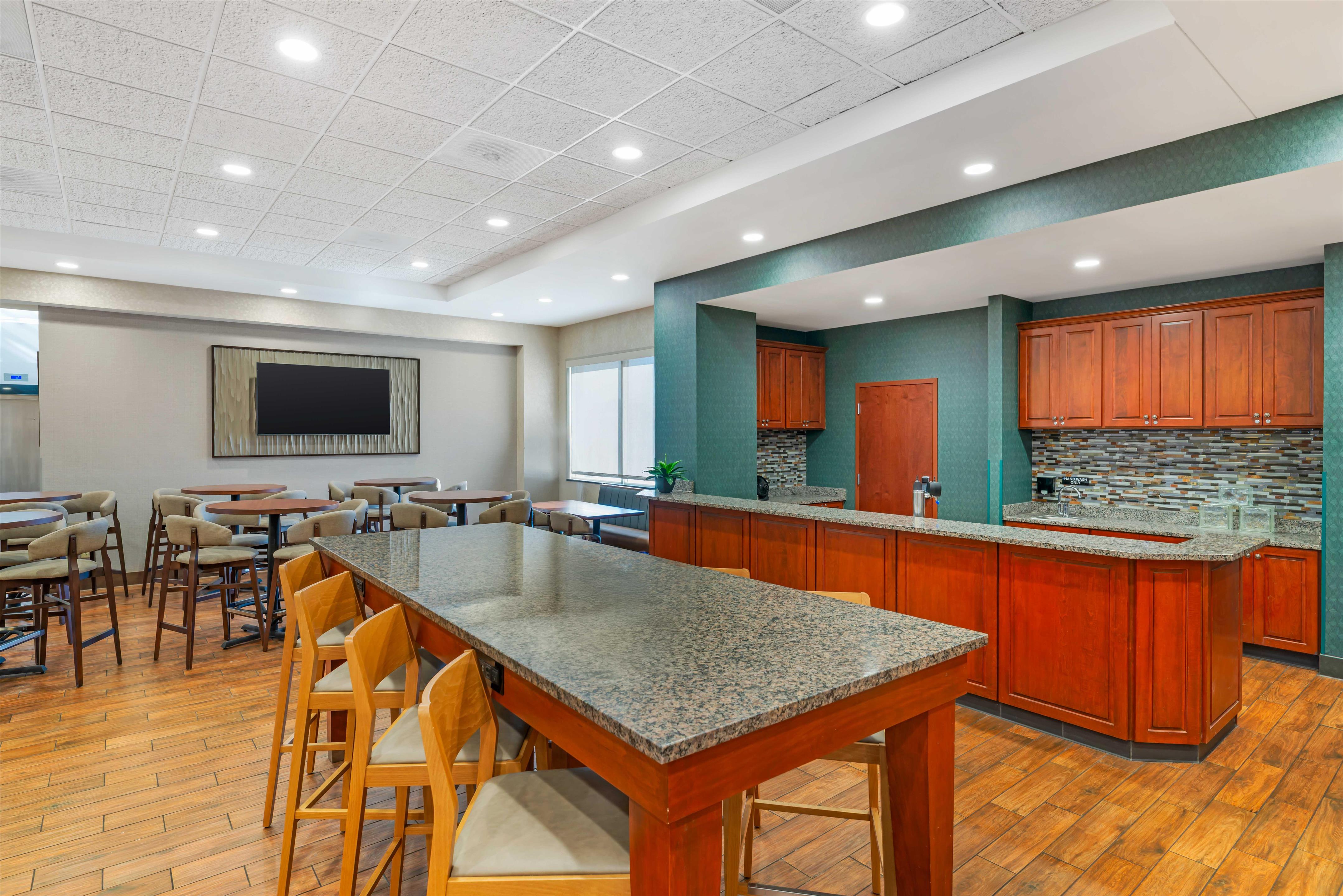 dining | Drury Inn & Suites St. Louis Brentwood