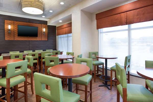 Amenities - Drury Inn & Suites Mt Vernon - I-57 & I-64, Exit 95