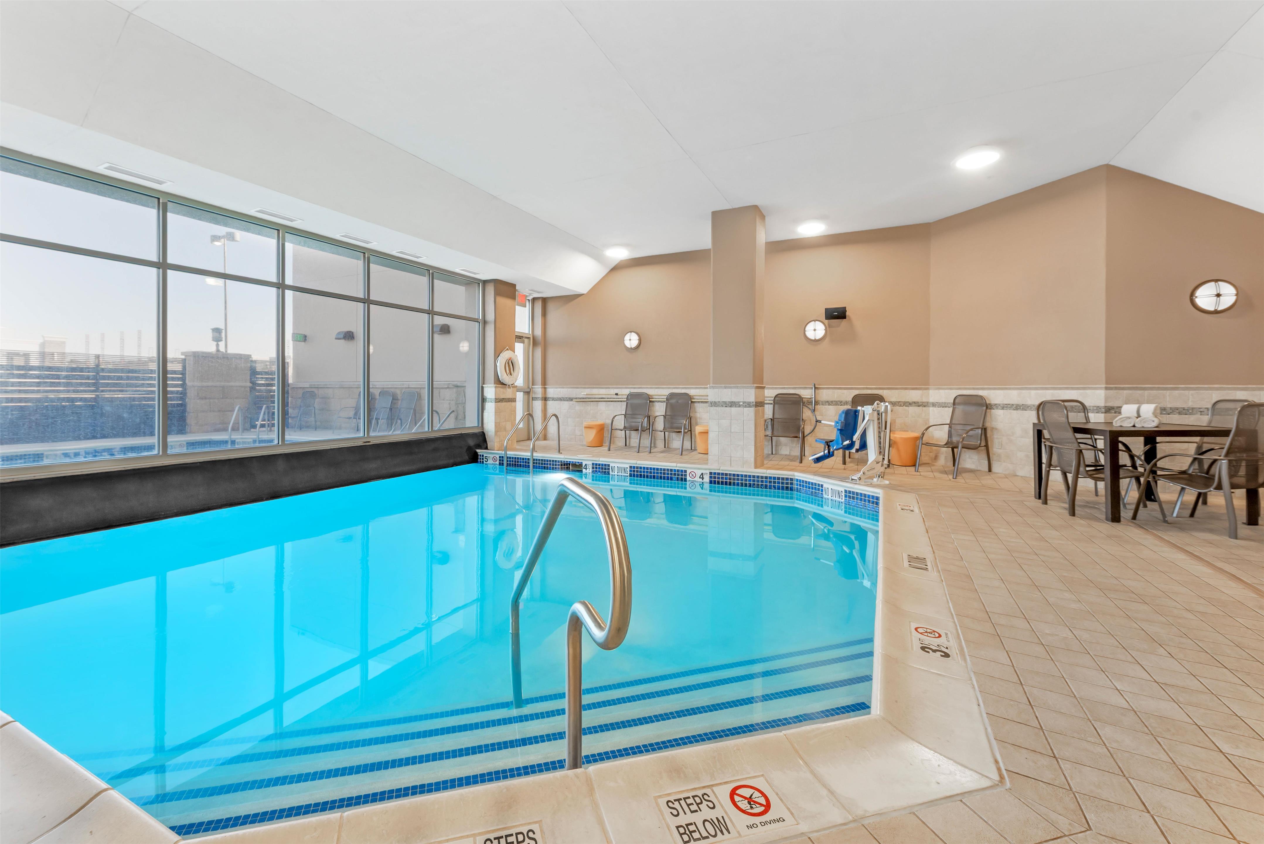 Pool | Drury Inn & Suites Colorado Springs Near the Air Force Academy