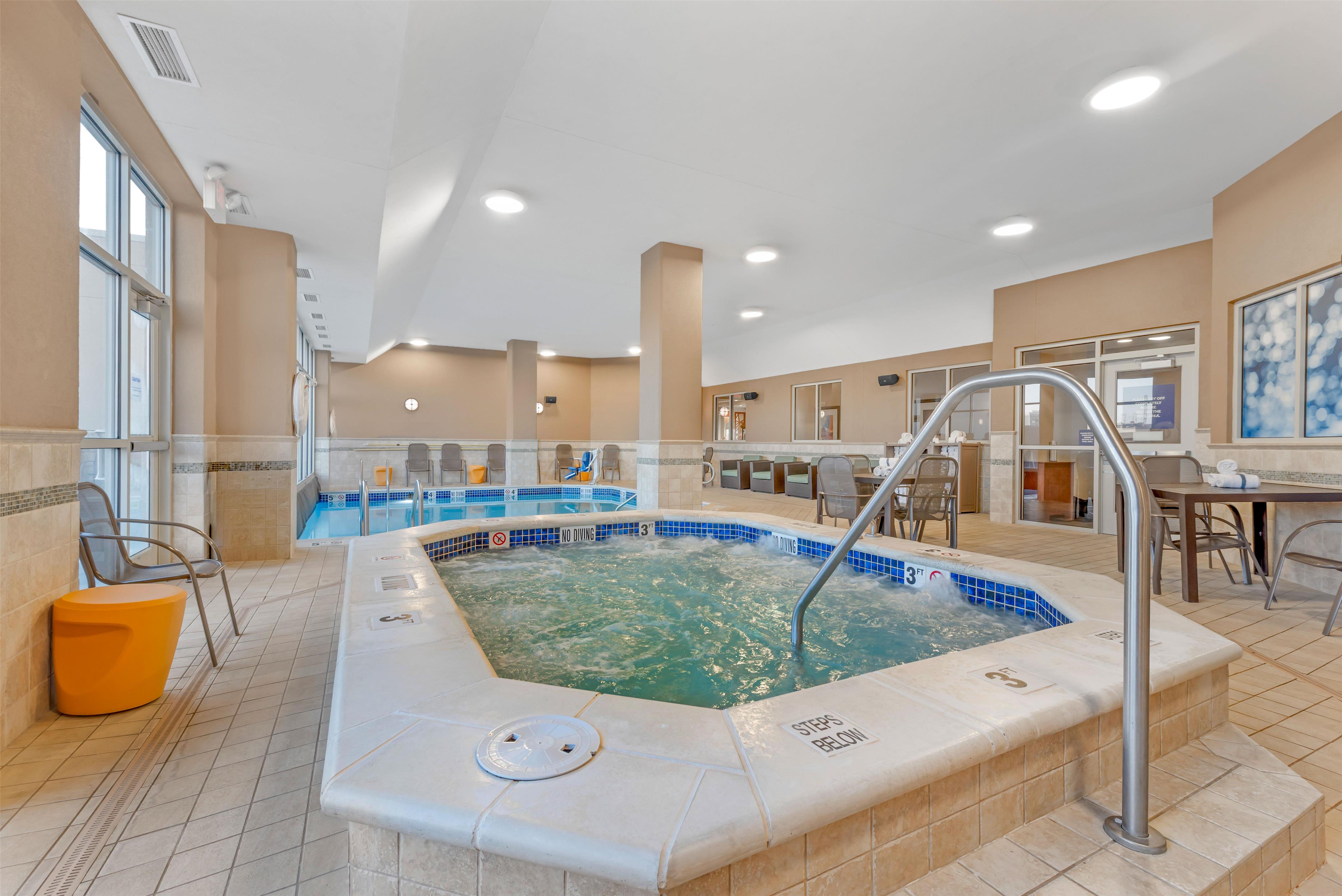 Pool | Drury Inn & Suites Colorado Springs Near the Air Force Academy