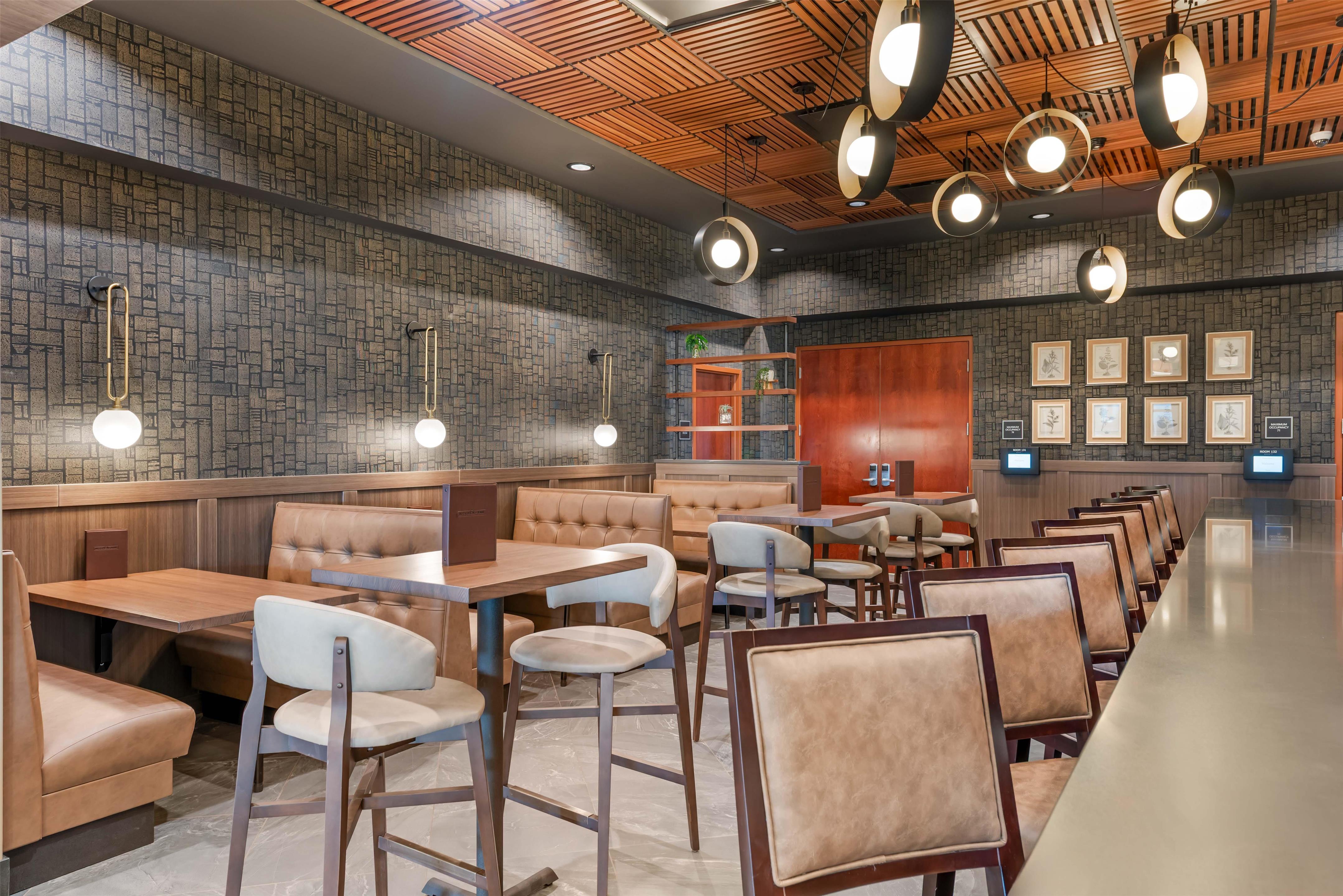 Bar | Drury Inn & Suites Colorado Springs Near the Air Force Academy
