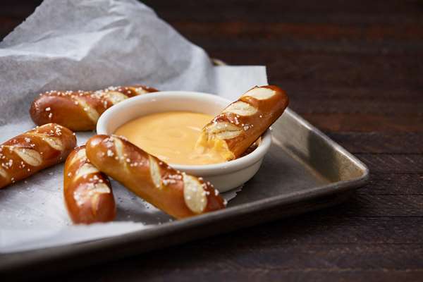 Bar - Drury Plaza Hotel Downtown Pittsburgh