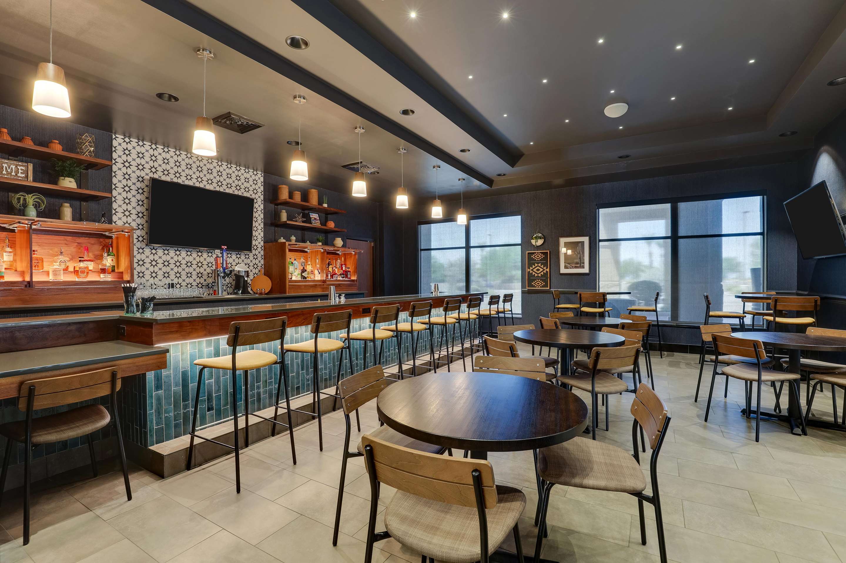 Kitchen Bar | Drury Inn & Suites Phoenix Chandler Fashion Center