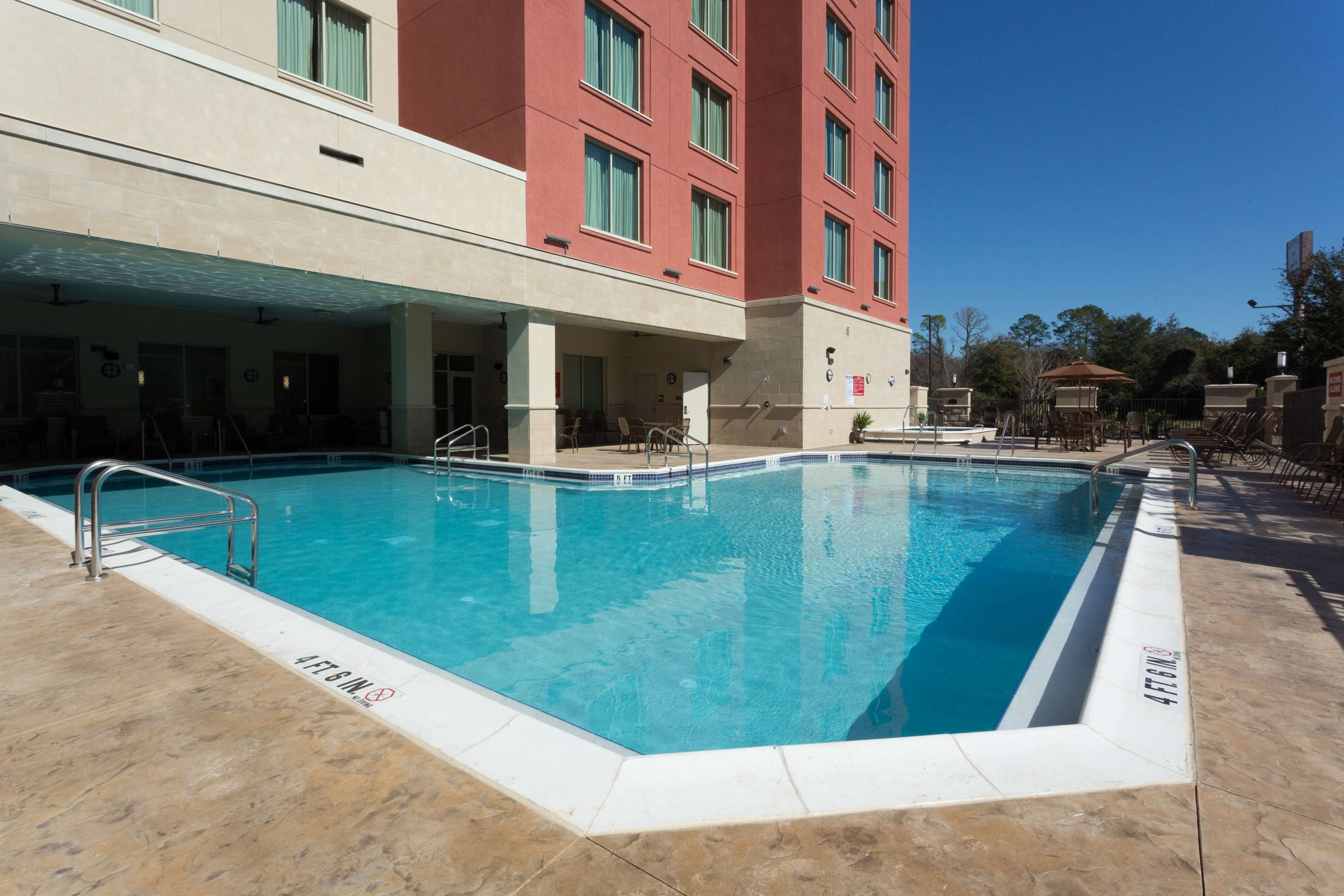 Outdoor Pool | Drury Inn & Suites Gainesville