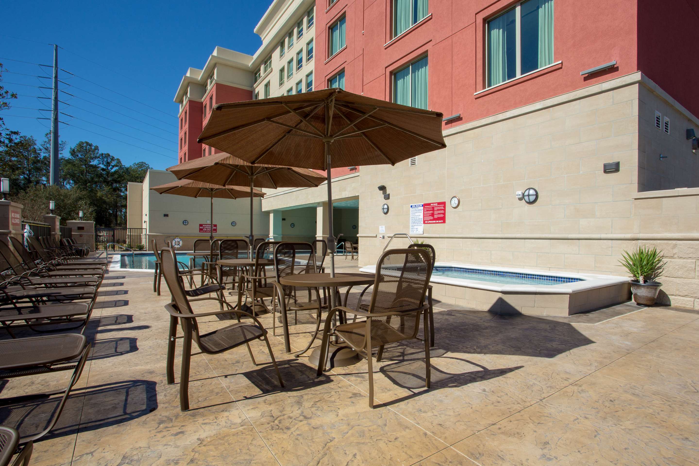 Outdoor Pool | Drury Inn & Suites Gainesville