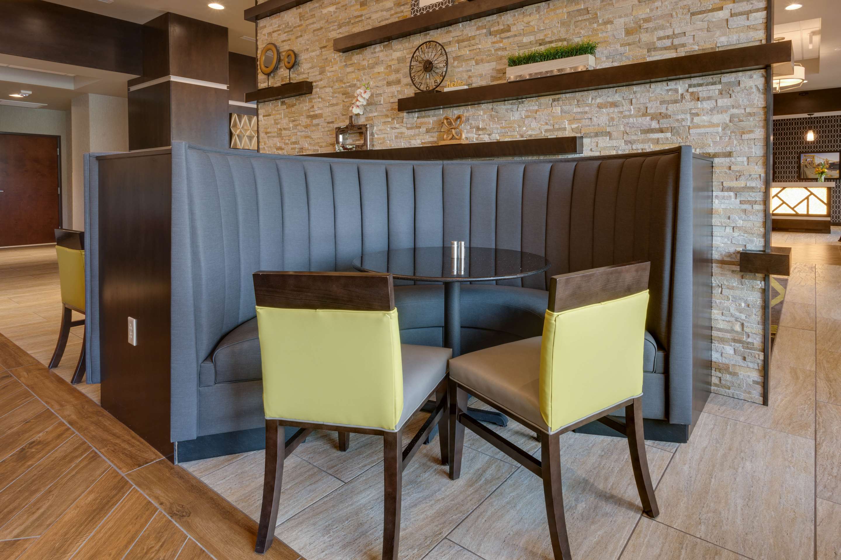 dining | Drury Inn & Suites Pittsburgh Airport Settlers Ridge