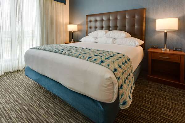  - Drury Plaza Hotel East Columbia - I-70, Exit 128A