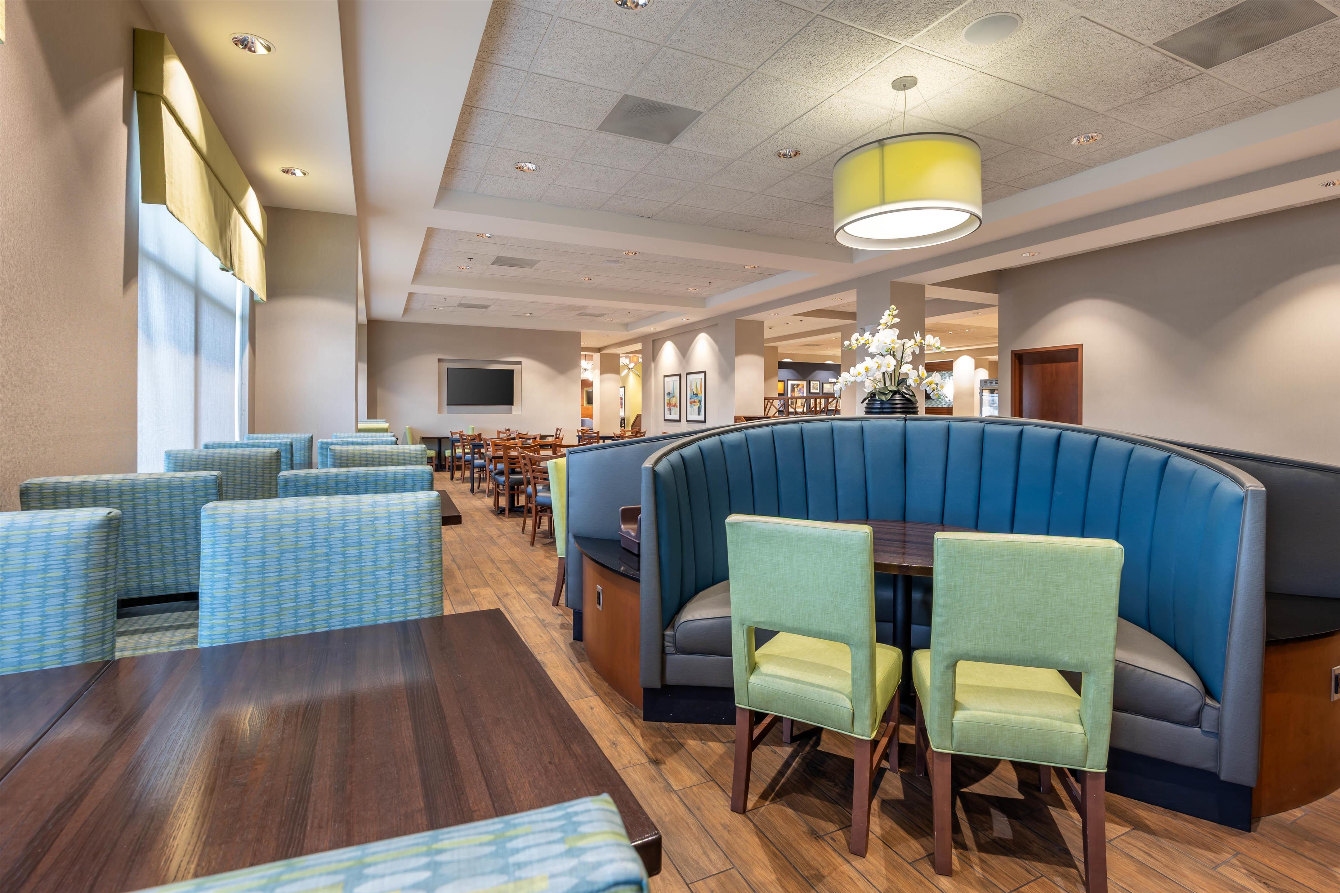 Dining Area | Drury Plaza Hotel Columbia East