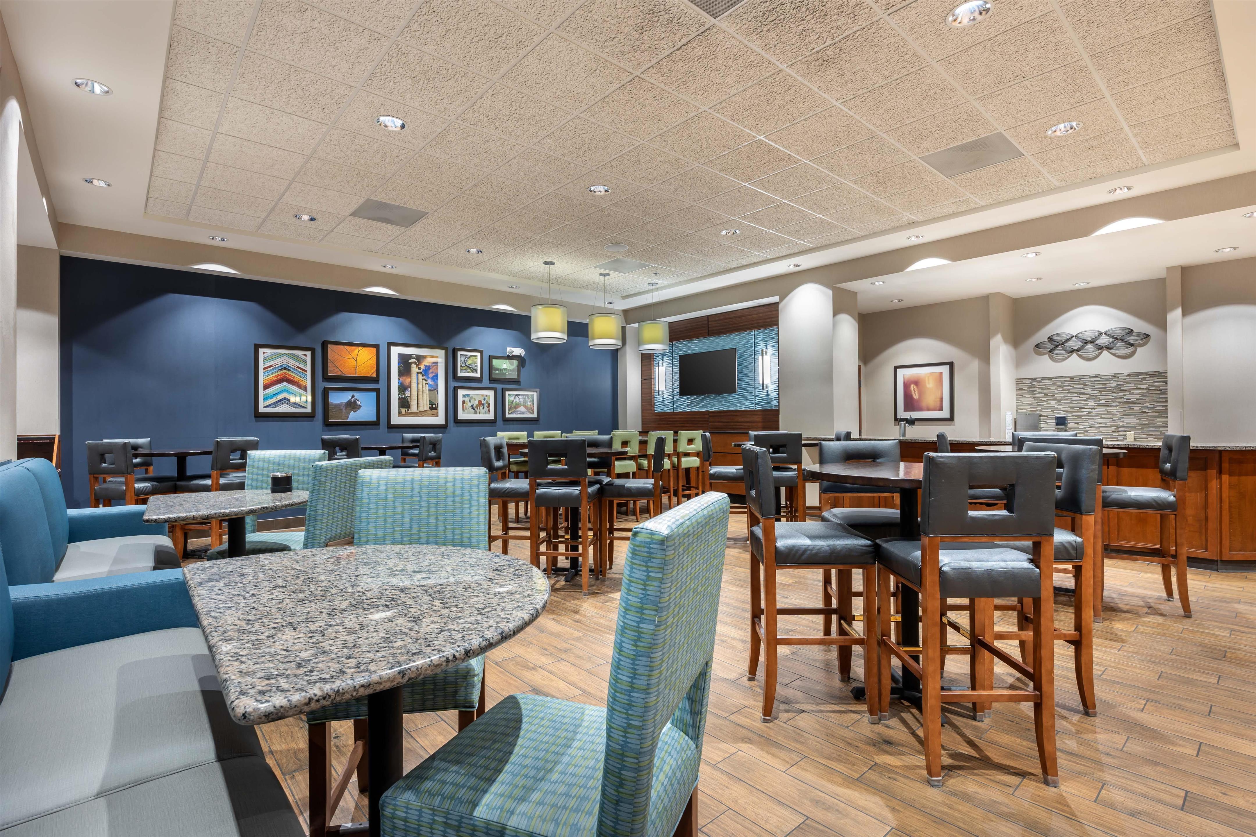 Dining Area | Drury Plaza Hotel Columbia East