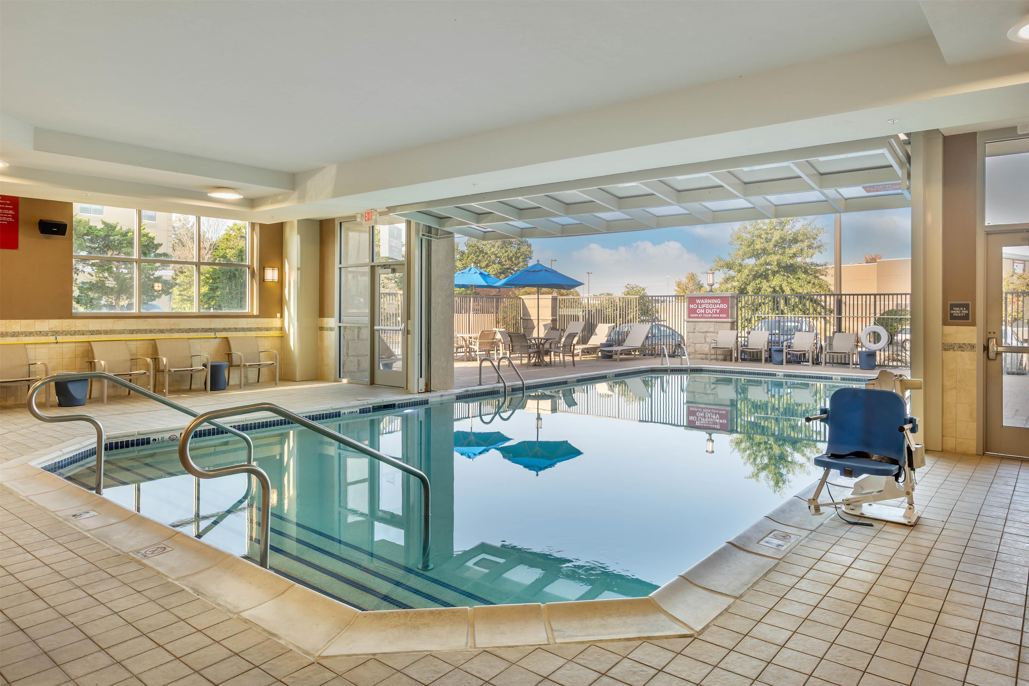 Pool | Drury Plaza Hotel Columbia East