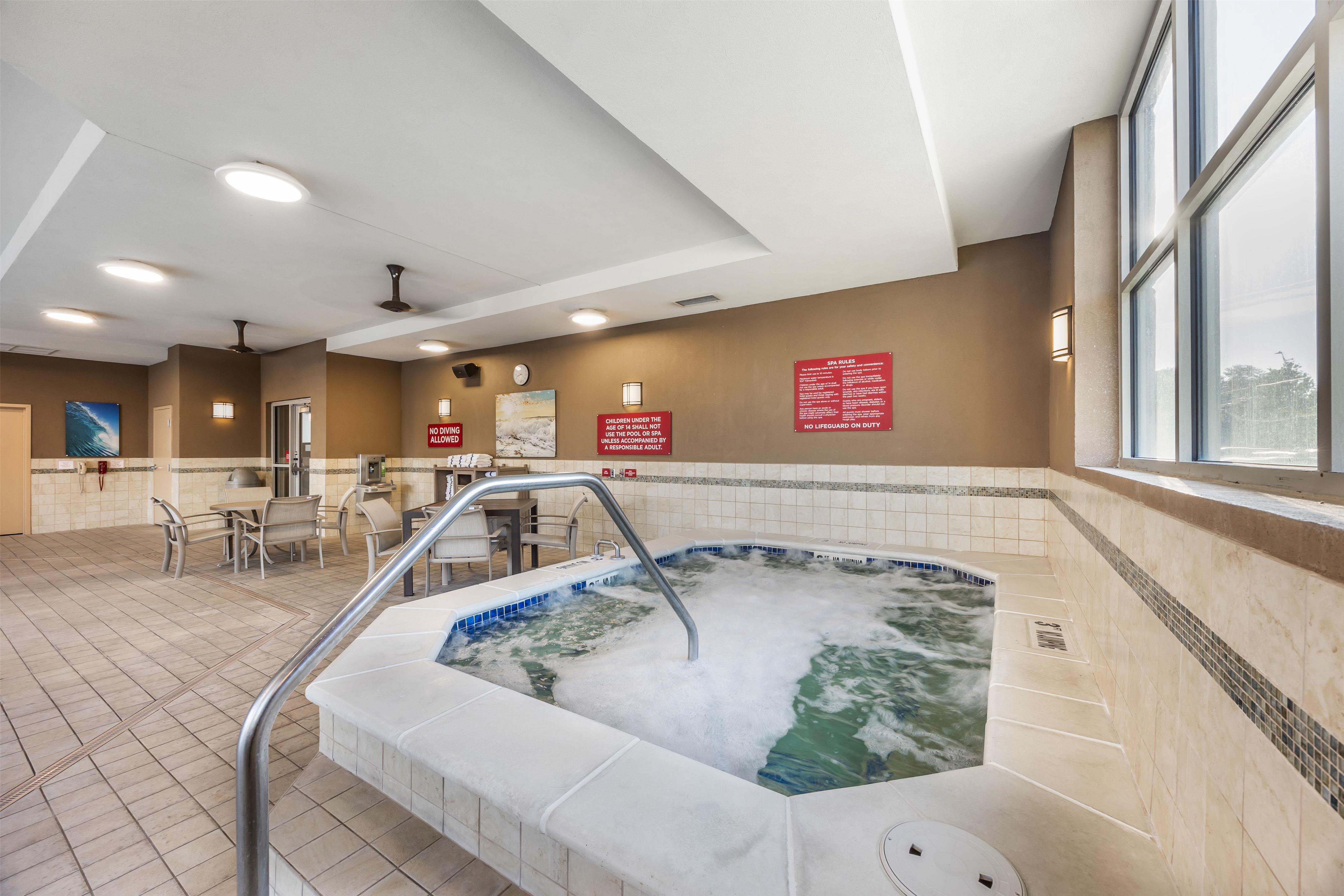 Pool Spa | Drury Plaza Hotel Columbia East