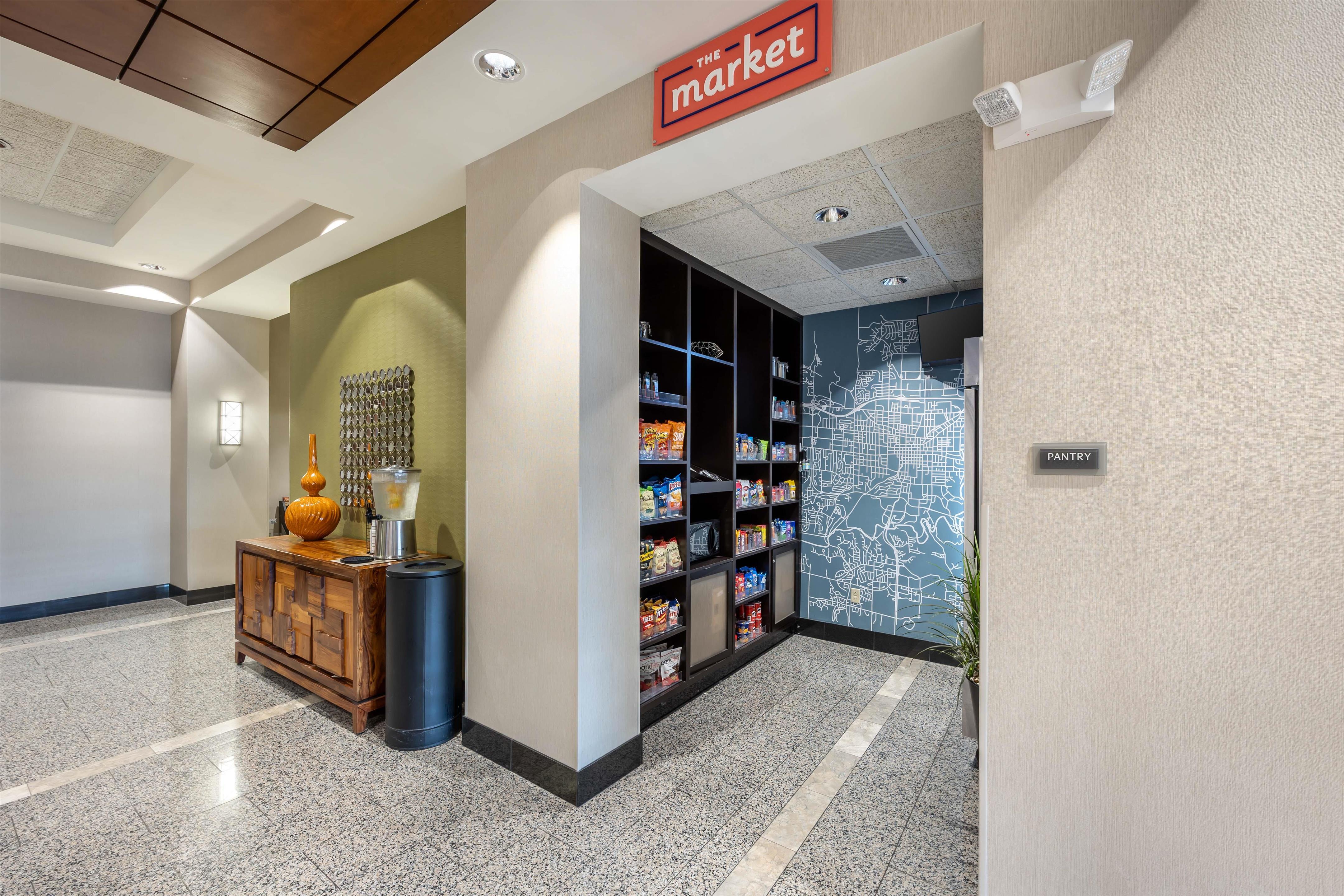 Market | Drury Plaza Hotel Columbia East