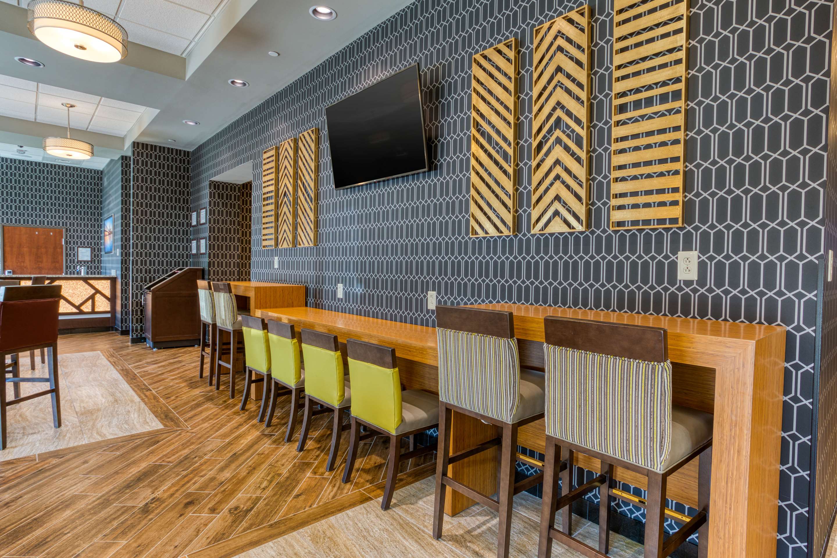 Dining Area | Drury Inn & Suites Cincinnati Northeast Mason