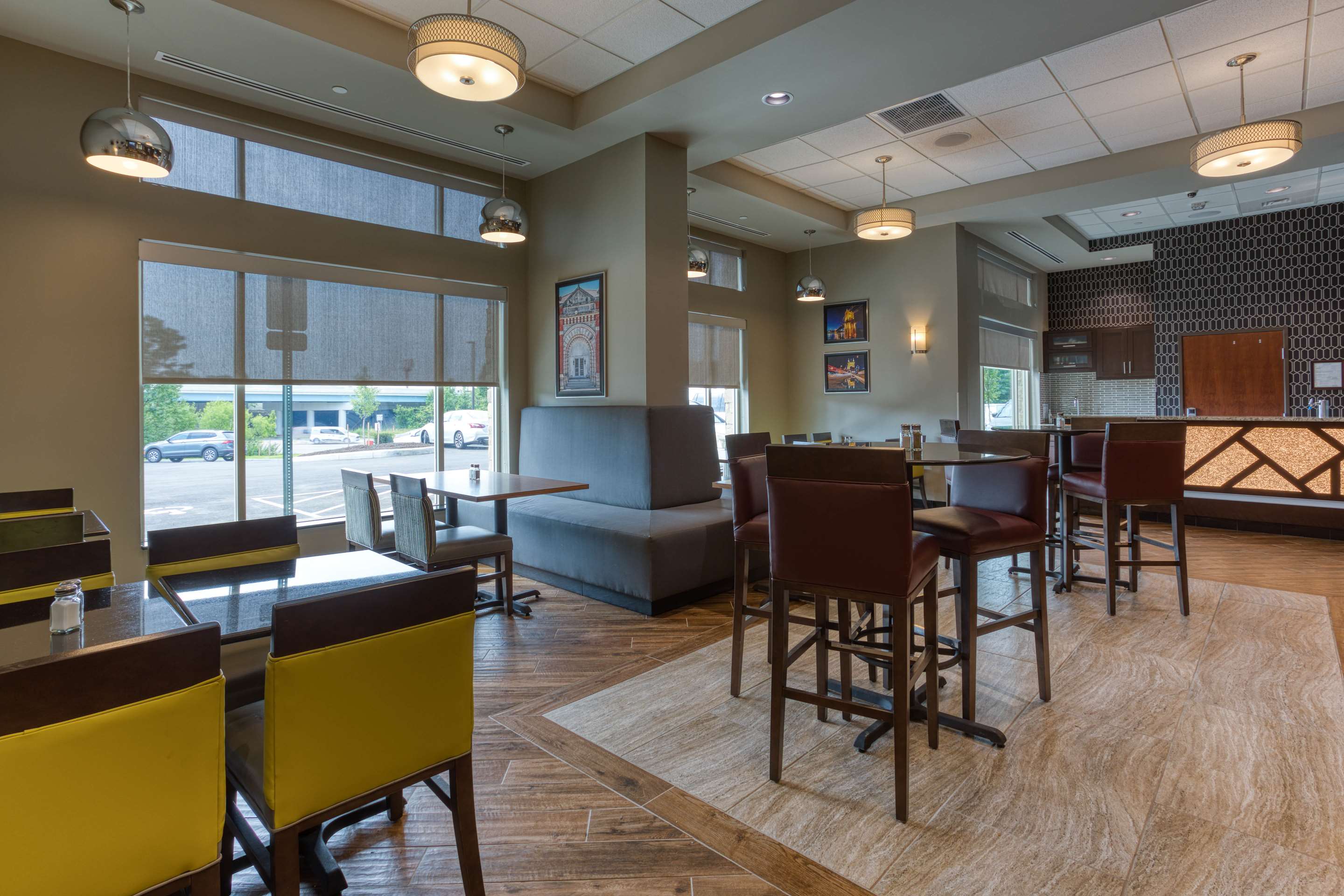 Dining Area | Drury Inn & Suites Cincinnati Northeast Mason