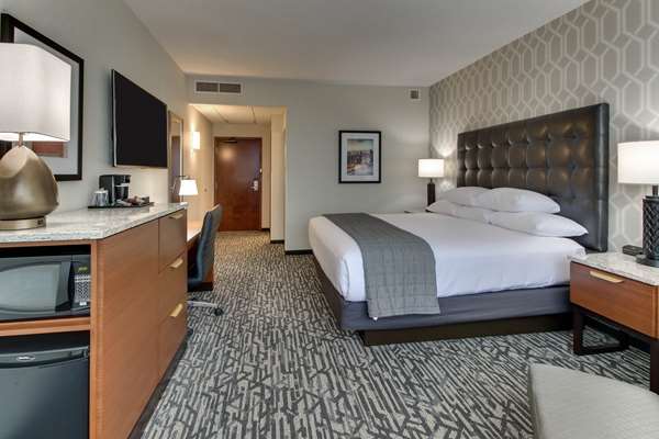  - Drury Plaza Hotel Richmond - I-64, Exit 178