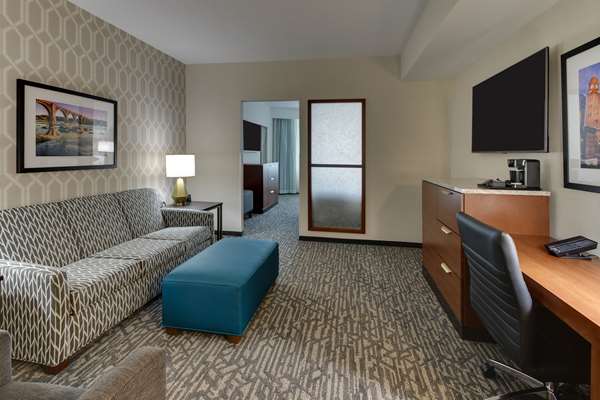  - Drury Plaza Hotel Richmond - I-64, Exit 178