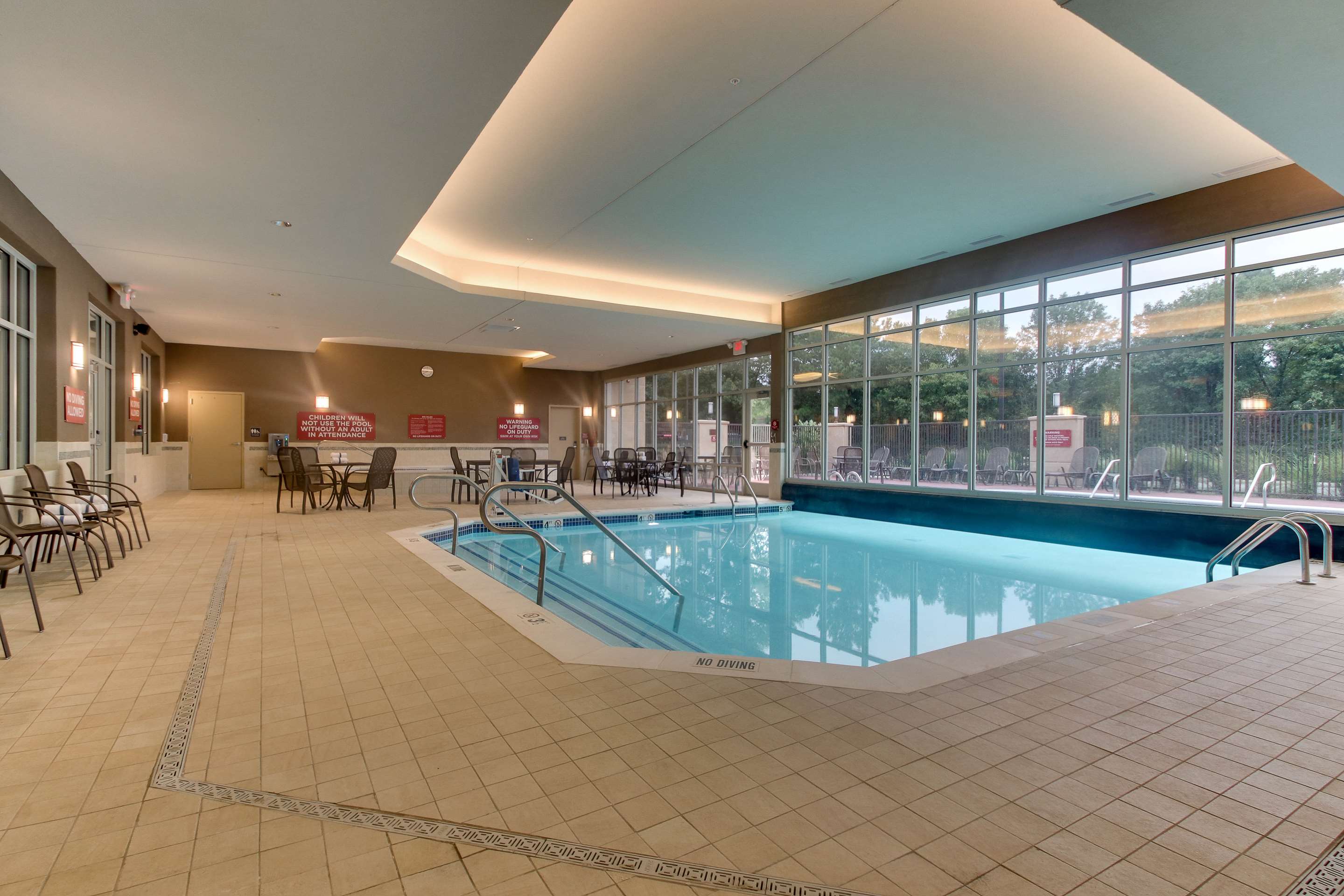 Pool | Drury Plaza Hotel Richmond