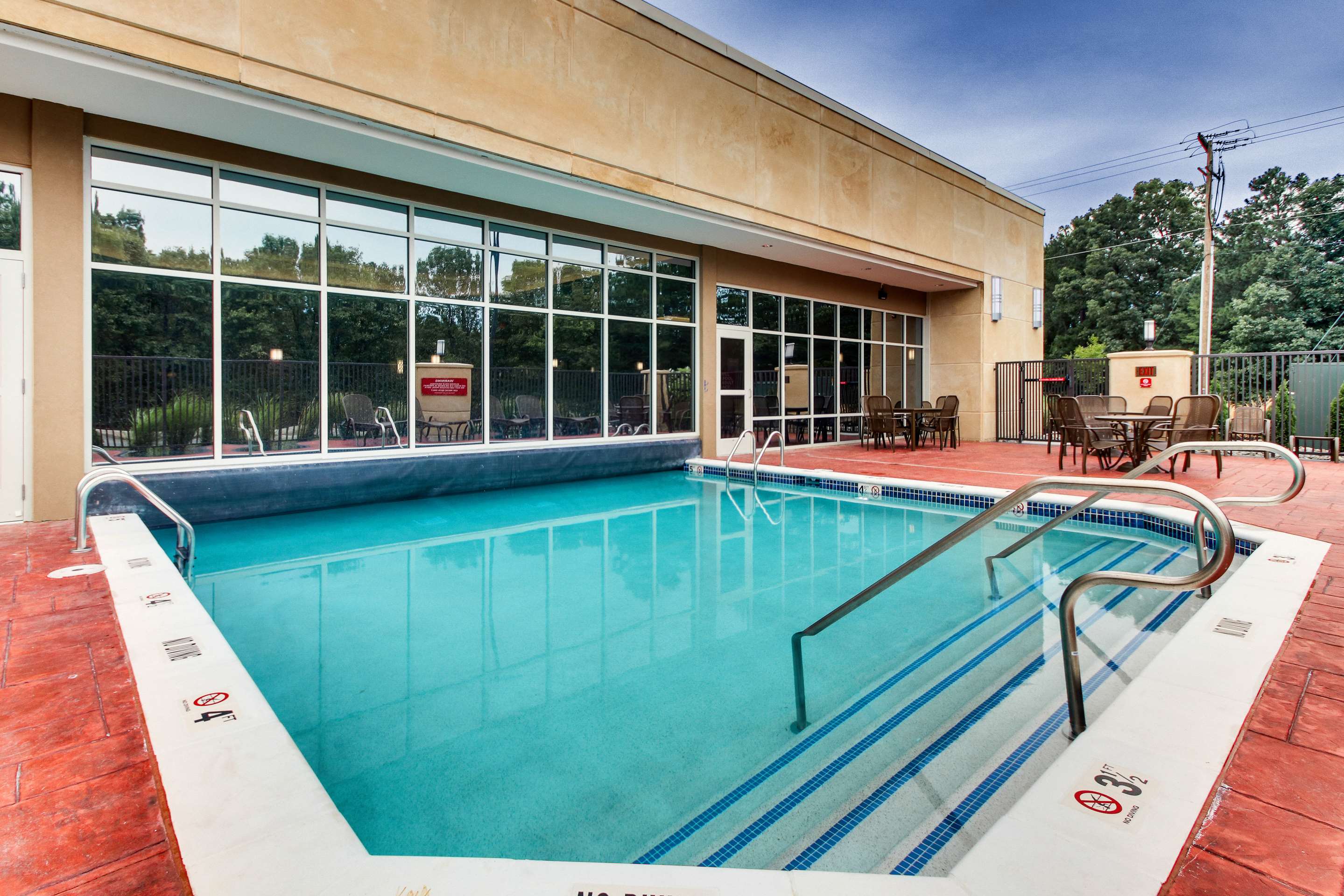 Pool | Drury Plaza Hotel Richmond