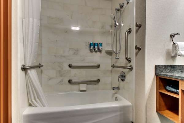  - Drury Plaza Hotel Richmond - I-64, Exit 178