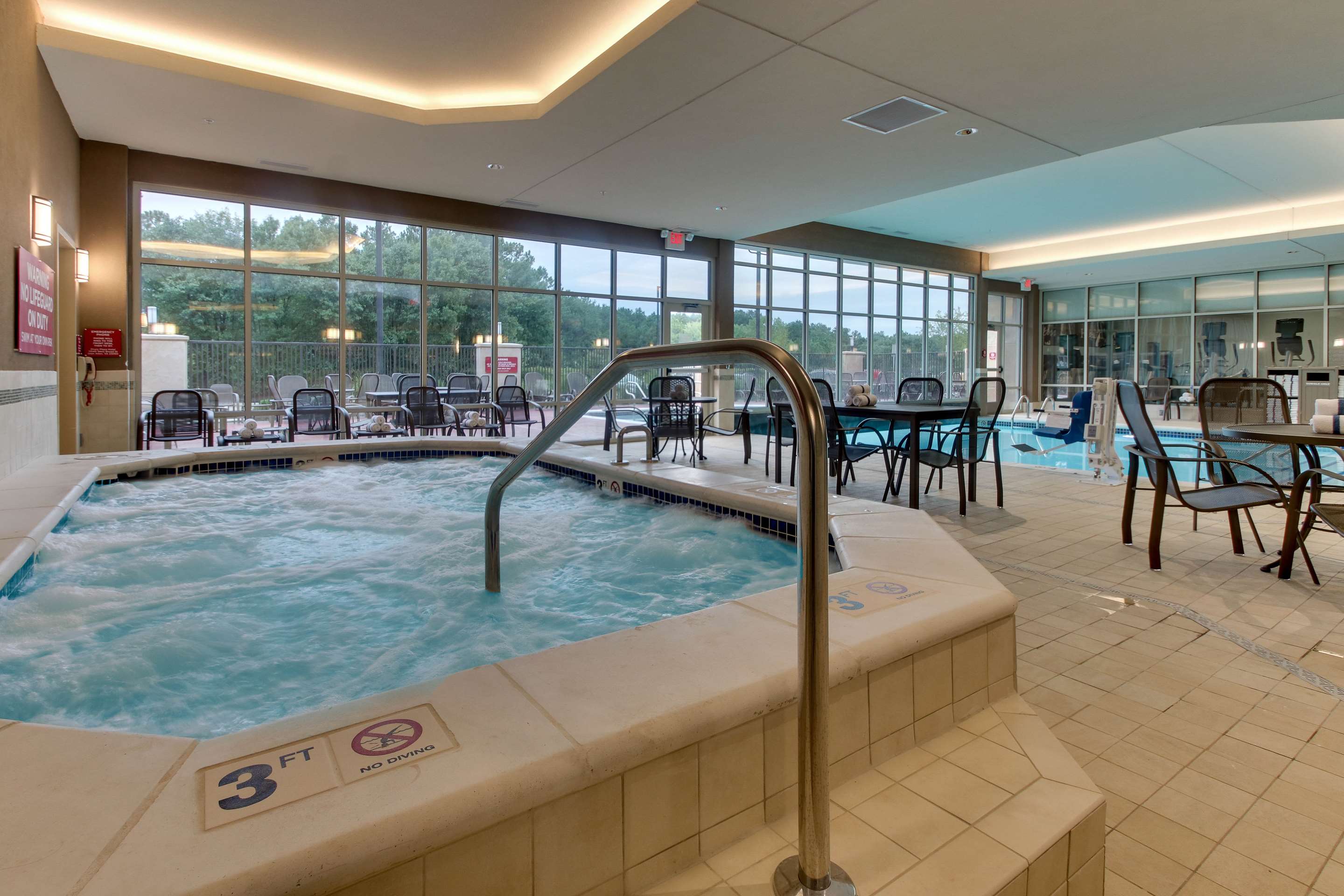 Pool | Drury Plaza Hotel Richmond