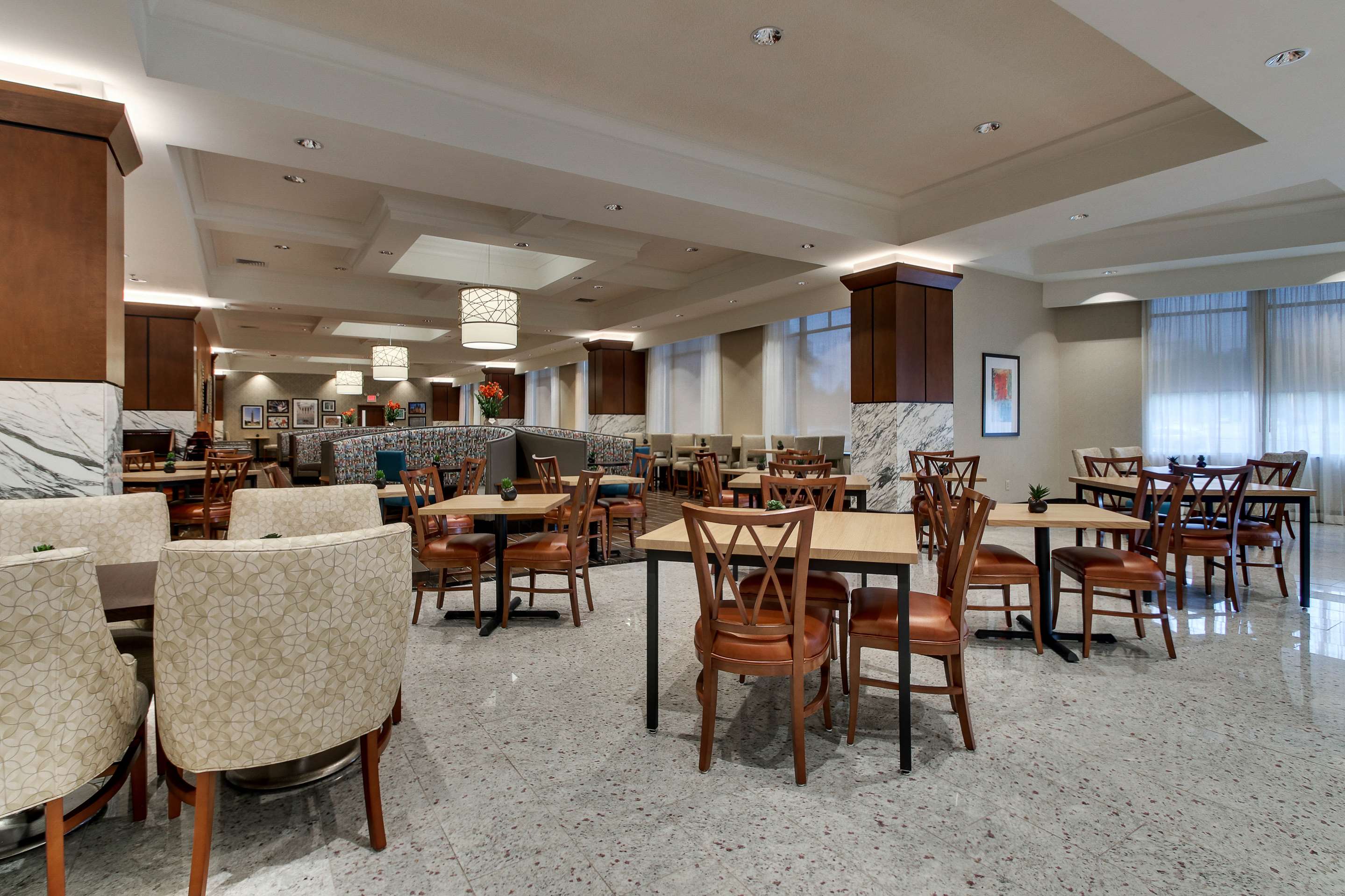 Dining Area | Drury Plaza Hotel Richmond