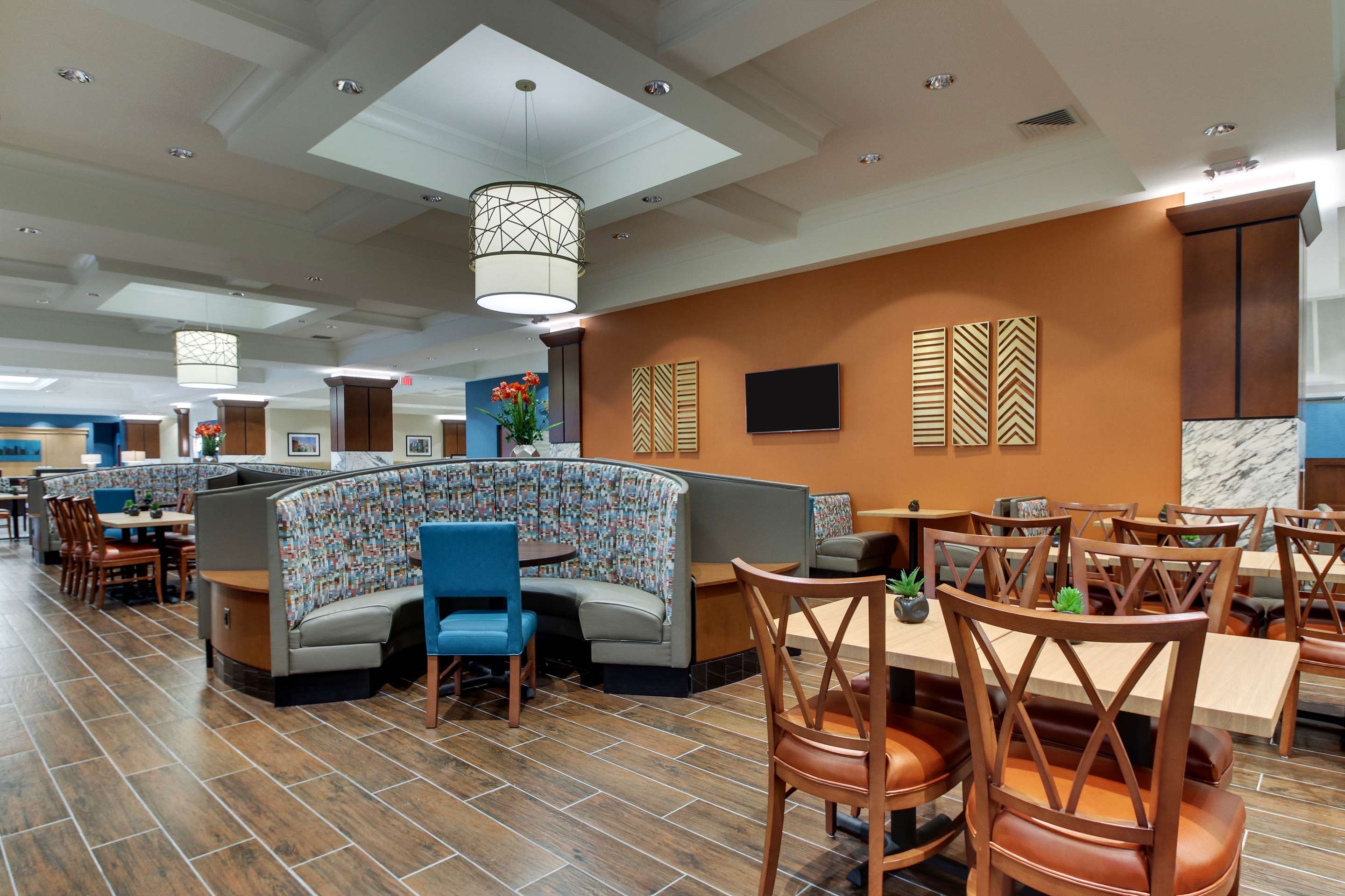 Dining Area | Drury Plaza Hotel Richmond