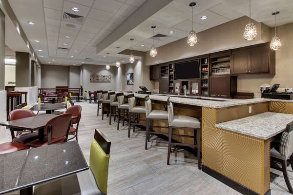 Restaurant - Drury Plaza Hotel Downtown Milwaukee - I-794, Exit 1E