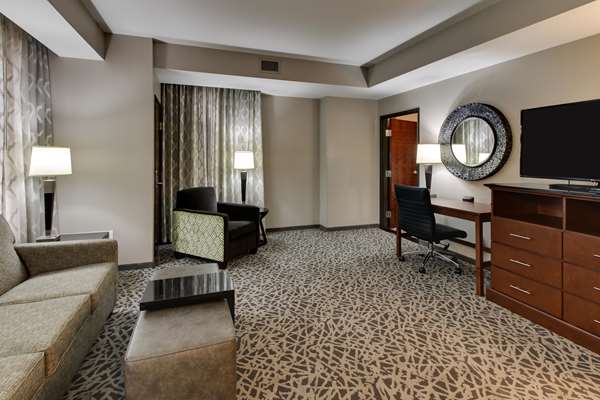 Suite - Drury Plaza Hotel Downtown Milwaukee - I-794, Exit 1E