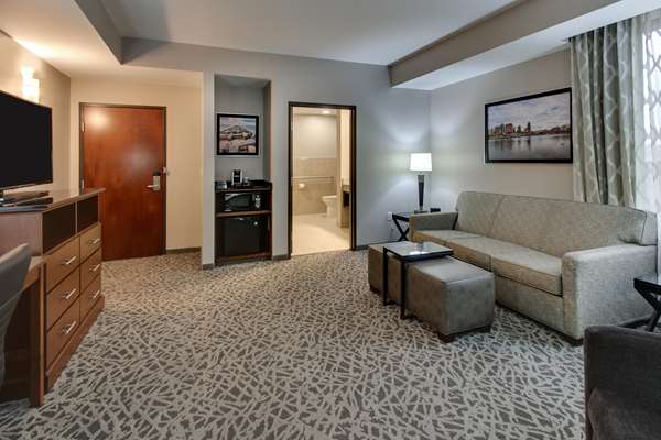 Suite - Drury Plaza Hotel Downtown Milwaukee - I-794, Exit 1E
