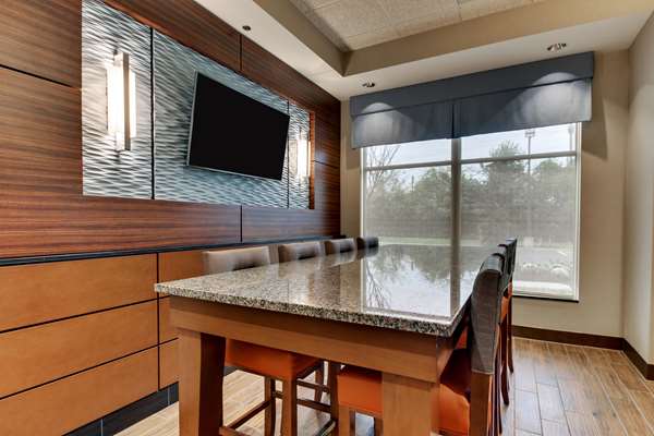 Amenities - Drury Inn & Suites West Knoxville - I-40 & I-75, Exit 378