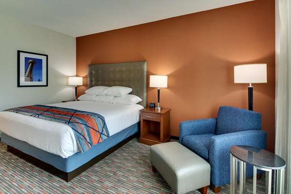  - Drury Inn & Suites West Knoxville - I-40 & I-75, Exit 378