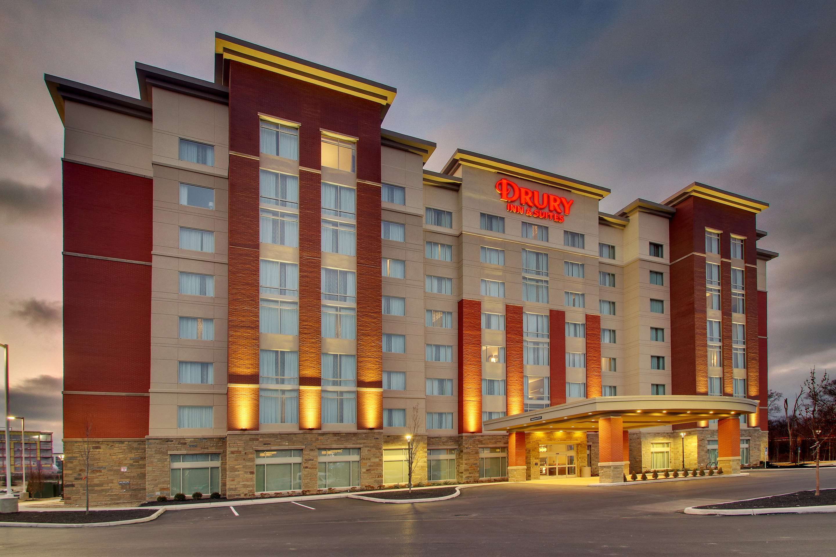 Exterior | Drury Inn & Suites Columbus Polaris