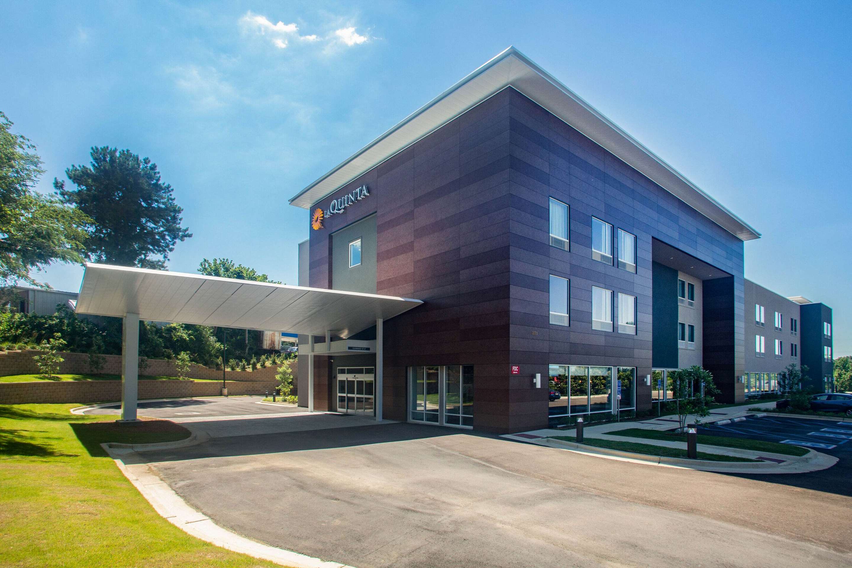 Exterior | La Quinta Inn & Suites by Wyndham Oxford