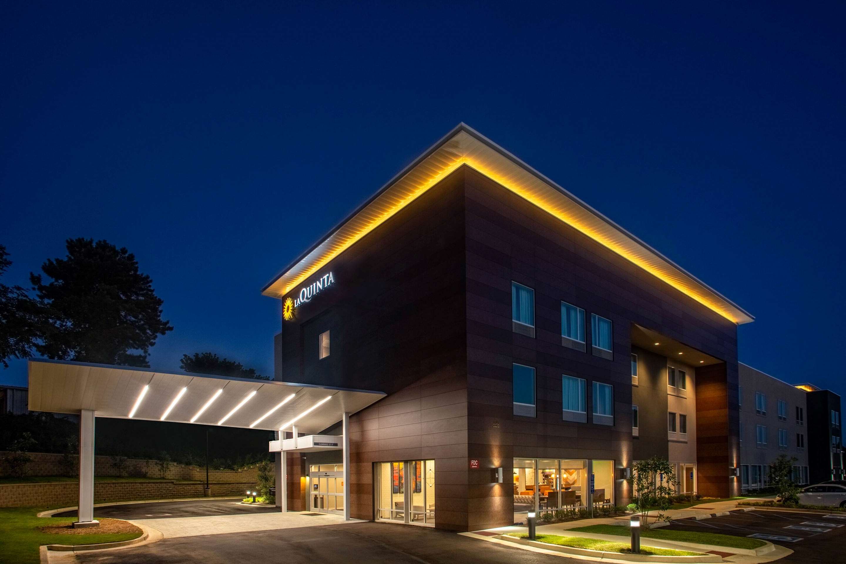 Exterior | La Quinta Inn & Suites by Wyndham Oxford