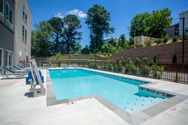 Pool - La Quinta Inn & Suites Oxford