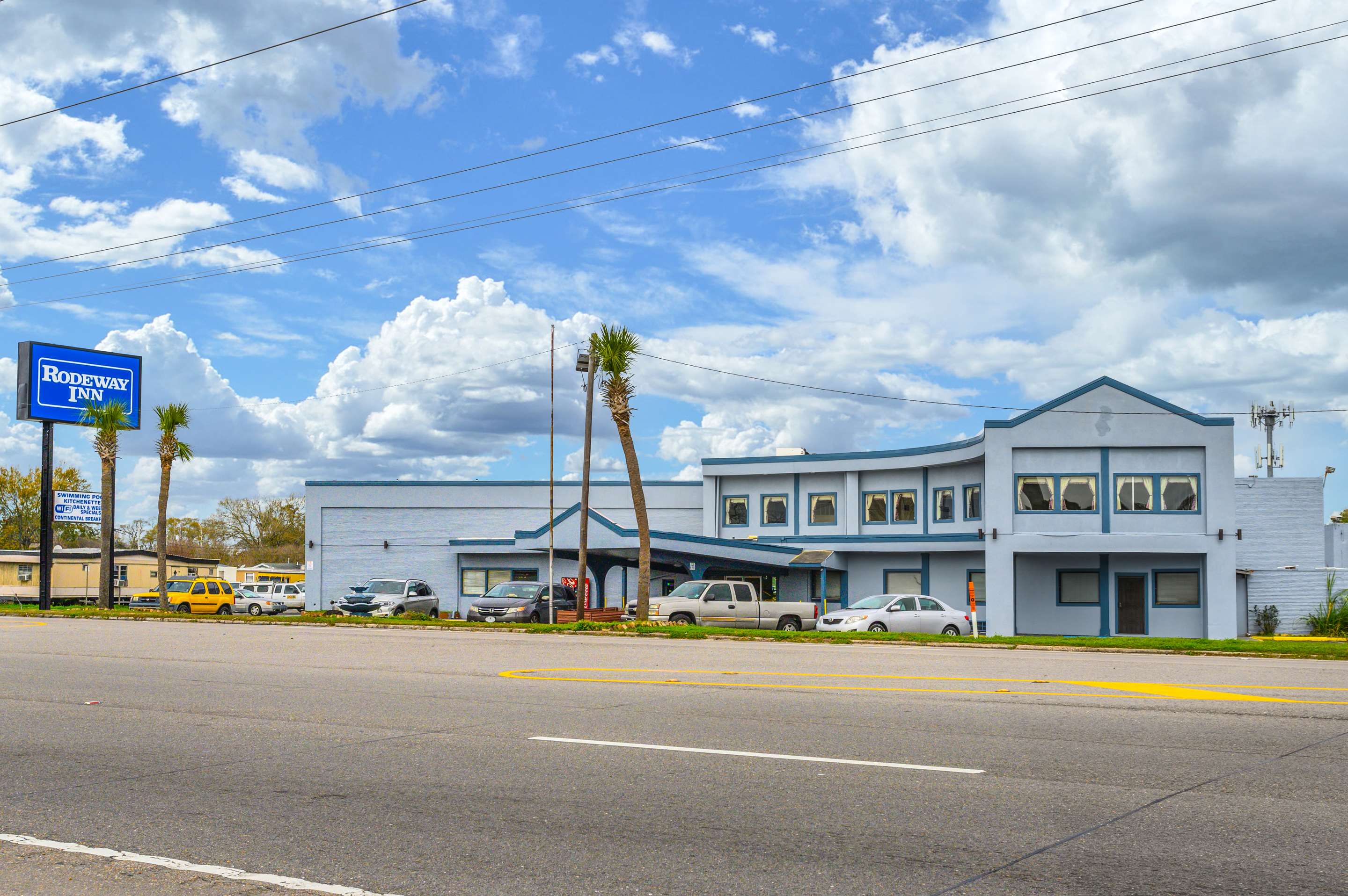 Hotel exterior | Rodeway Inn