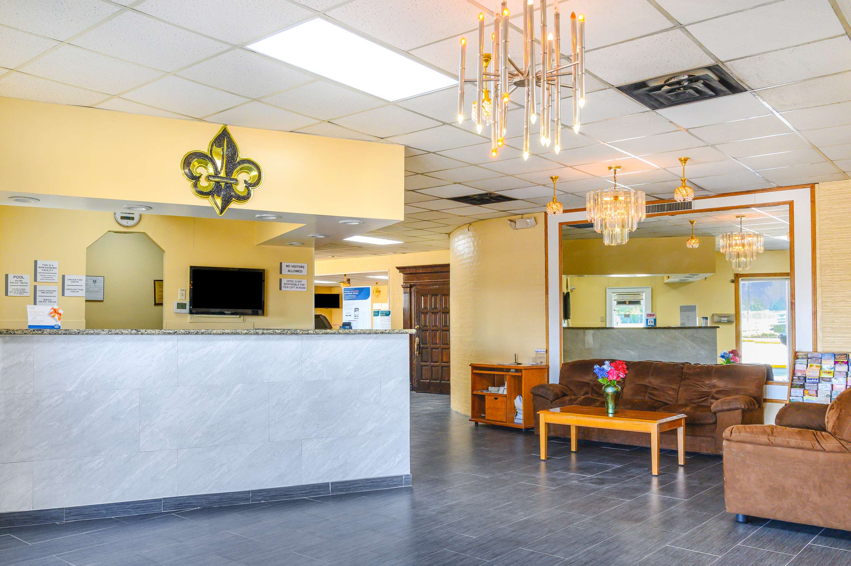 Hotel lobby | Rodeway Inn