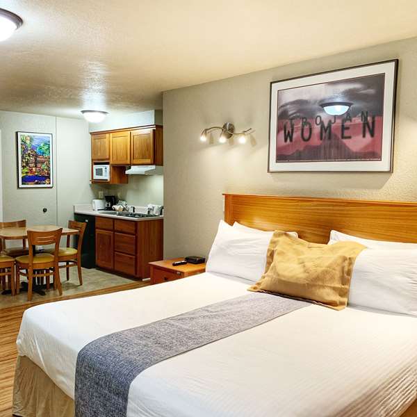  - Stratford Inn Ashland