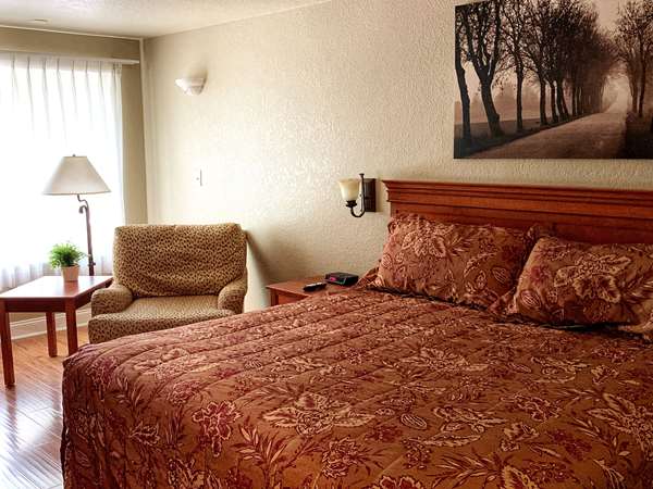  - Stratford Inn Ashland