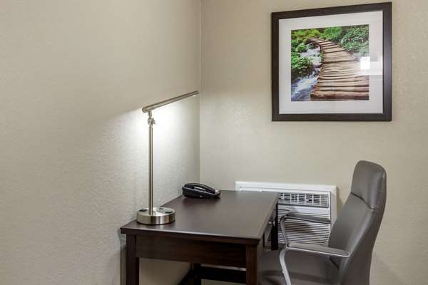  - Rodeway Inn & Suites Ontario - I-84, Exit 376
