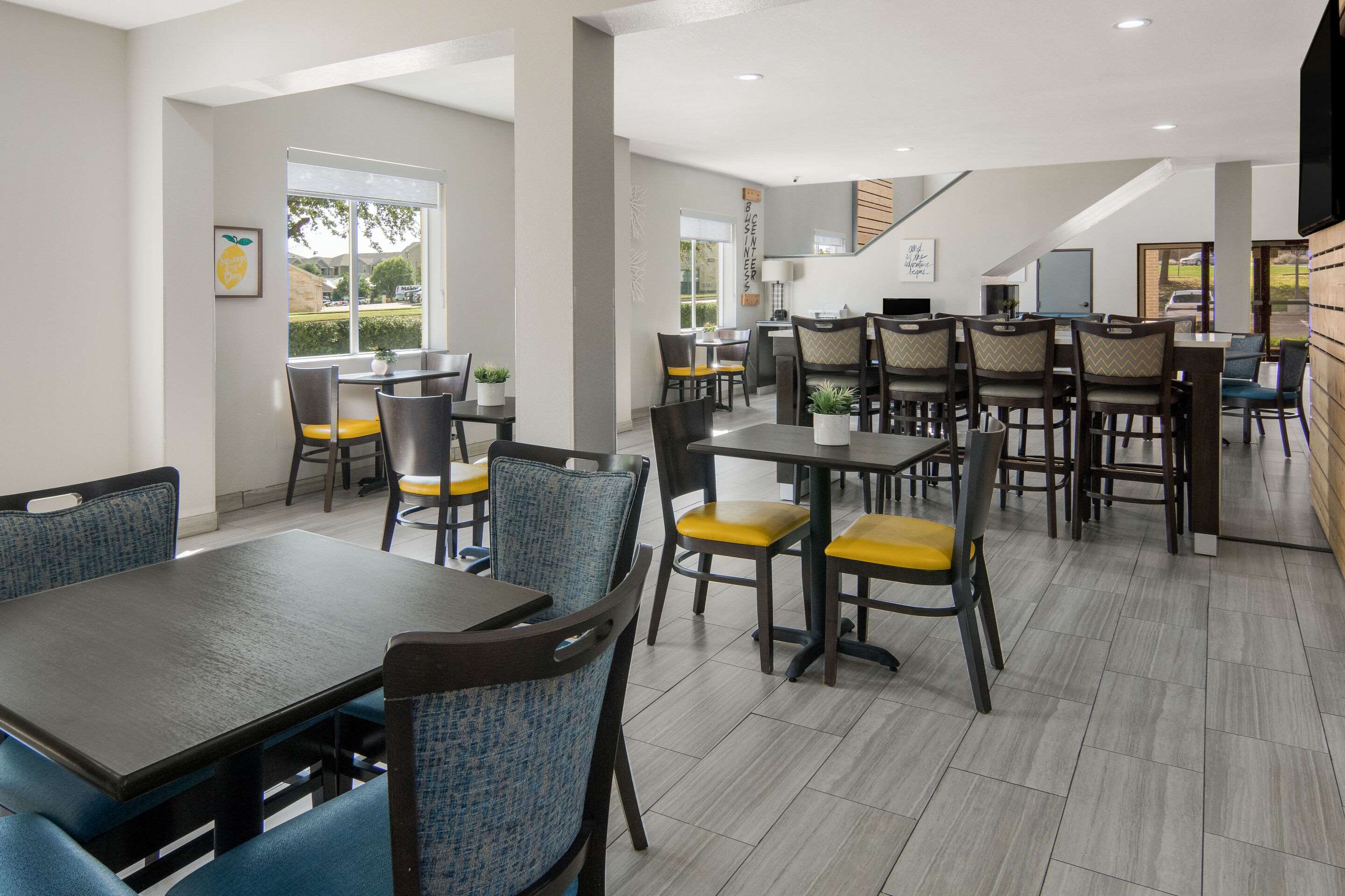 Breakfast area
