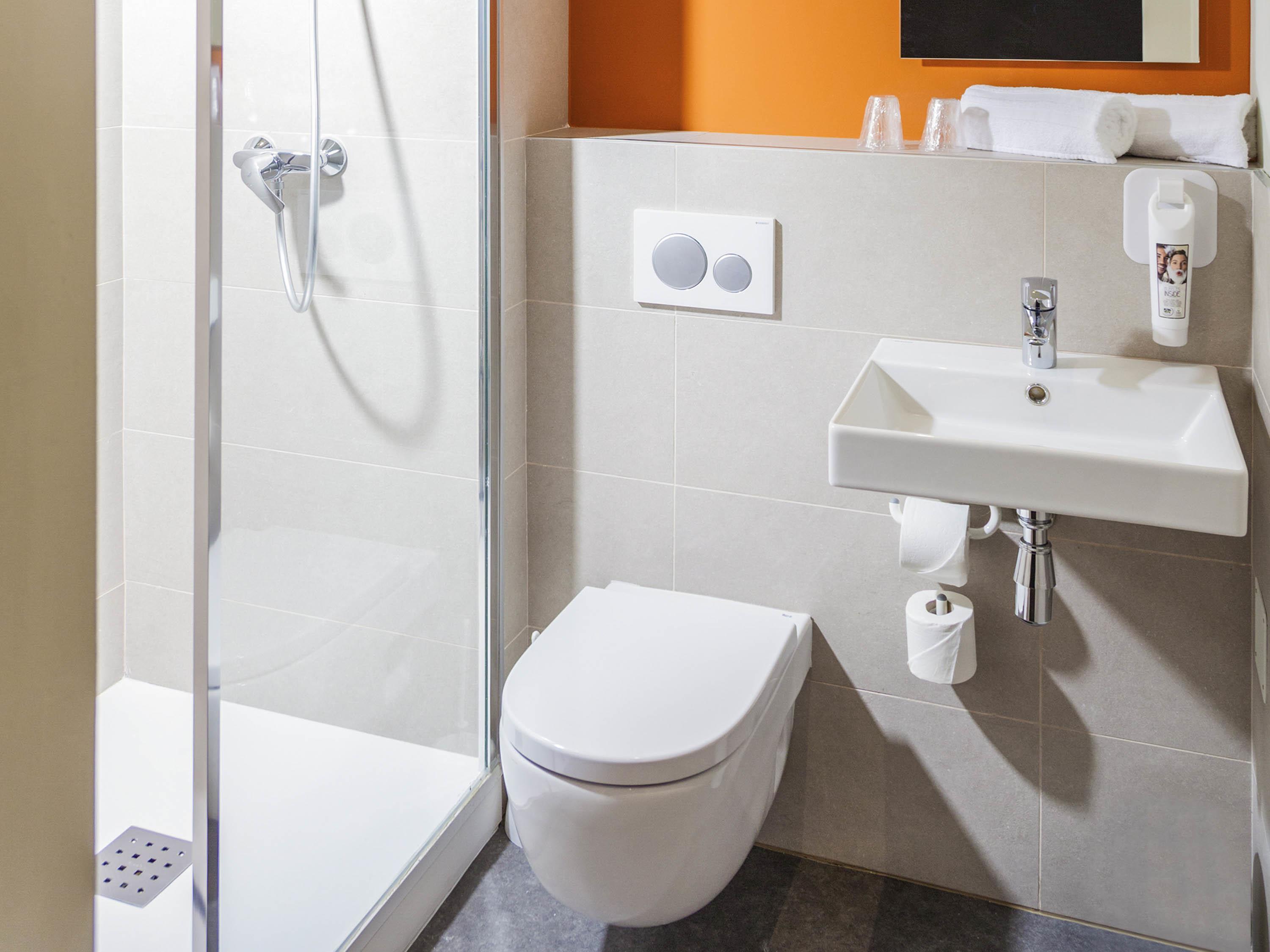 ibis budget Huerta De Murcia Room Type - Standard Room with 1 double bed and 2 single beds